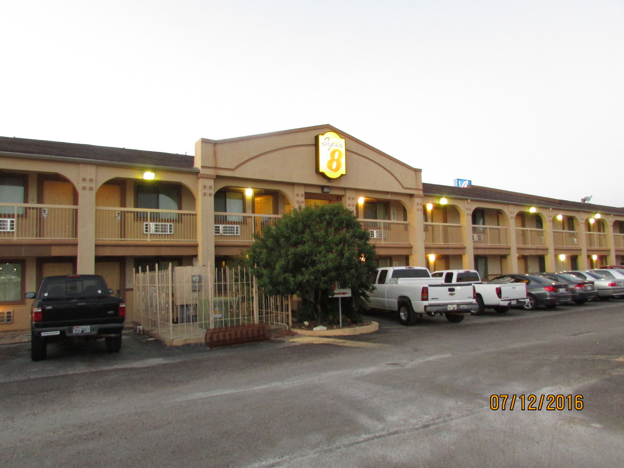 Super 8 by Wyndham Kingsville