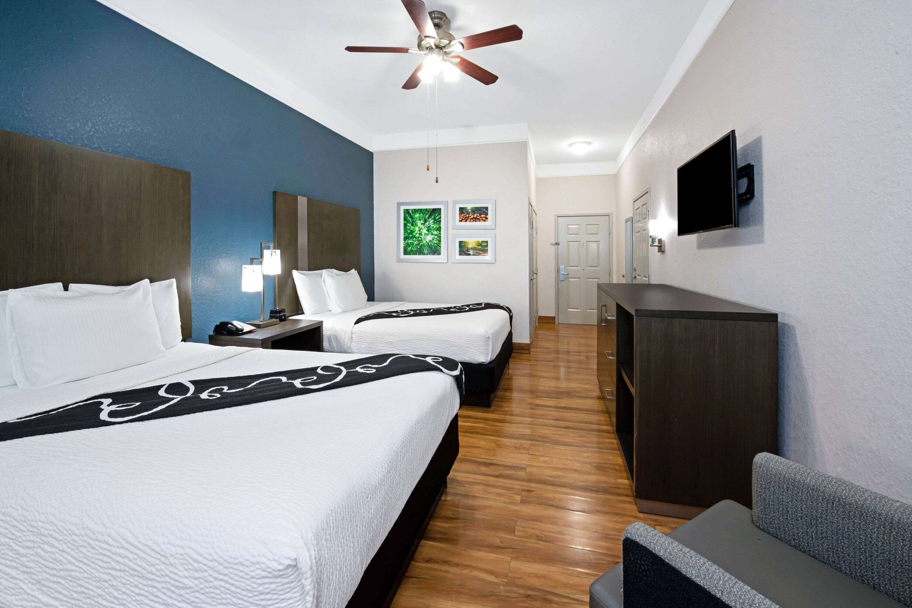 La Quinta Inn & Suites by Wyndham Kingwood Houston IAH Airpt