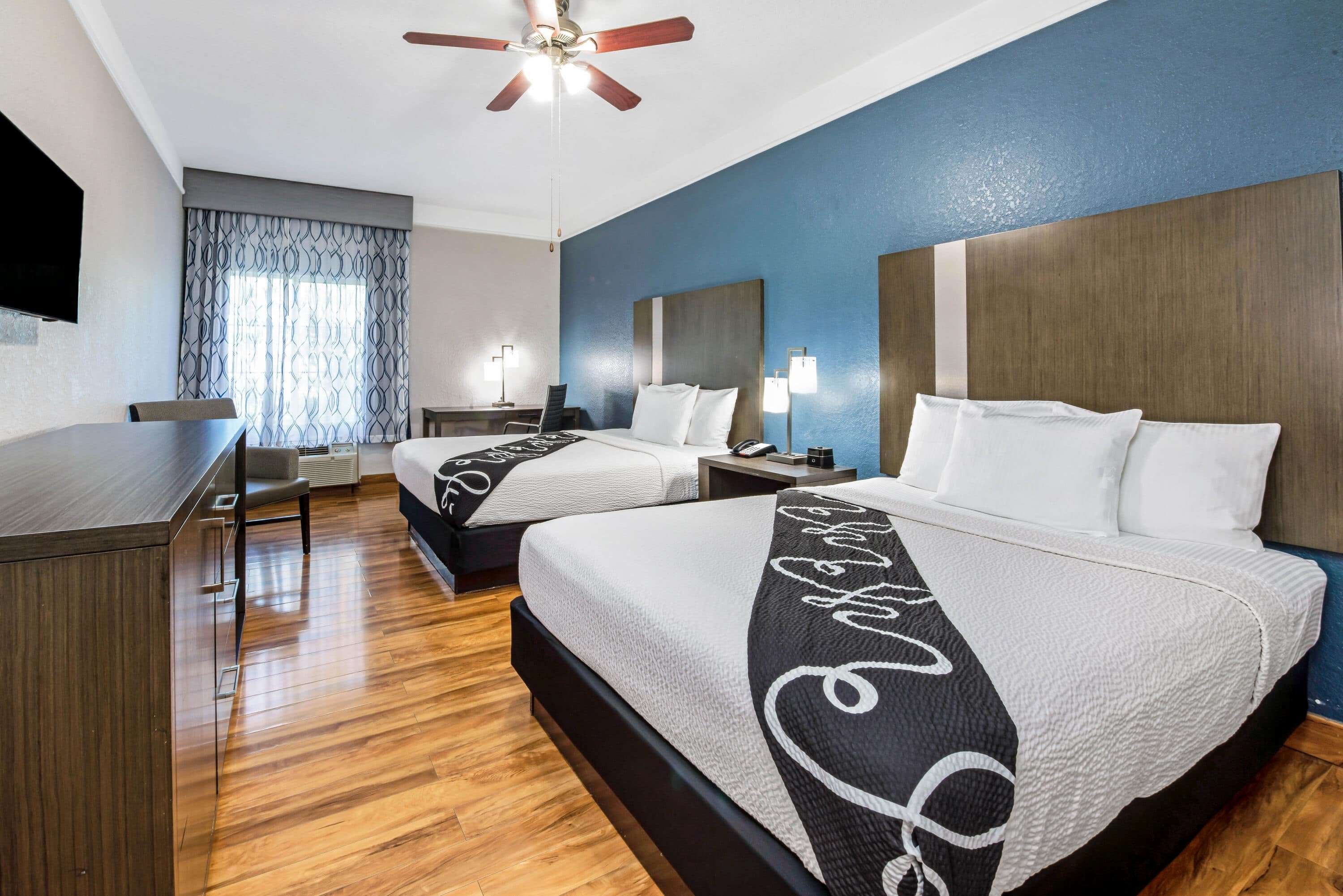 La Quinta Inn & Suites by Wyndham Kingwood Houston IAH Airpt
