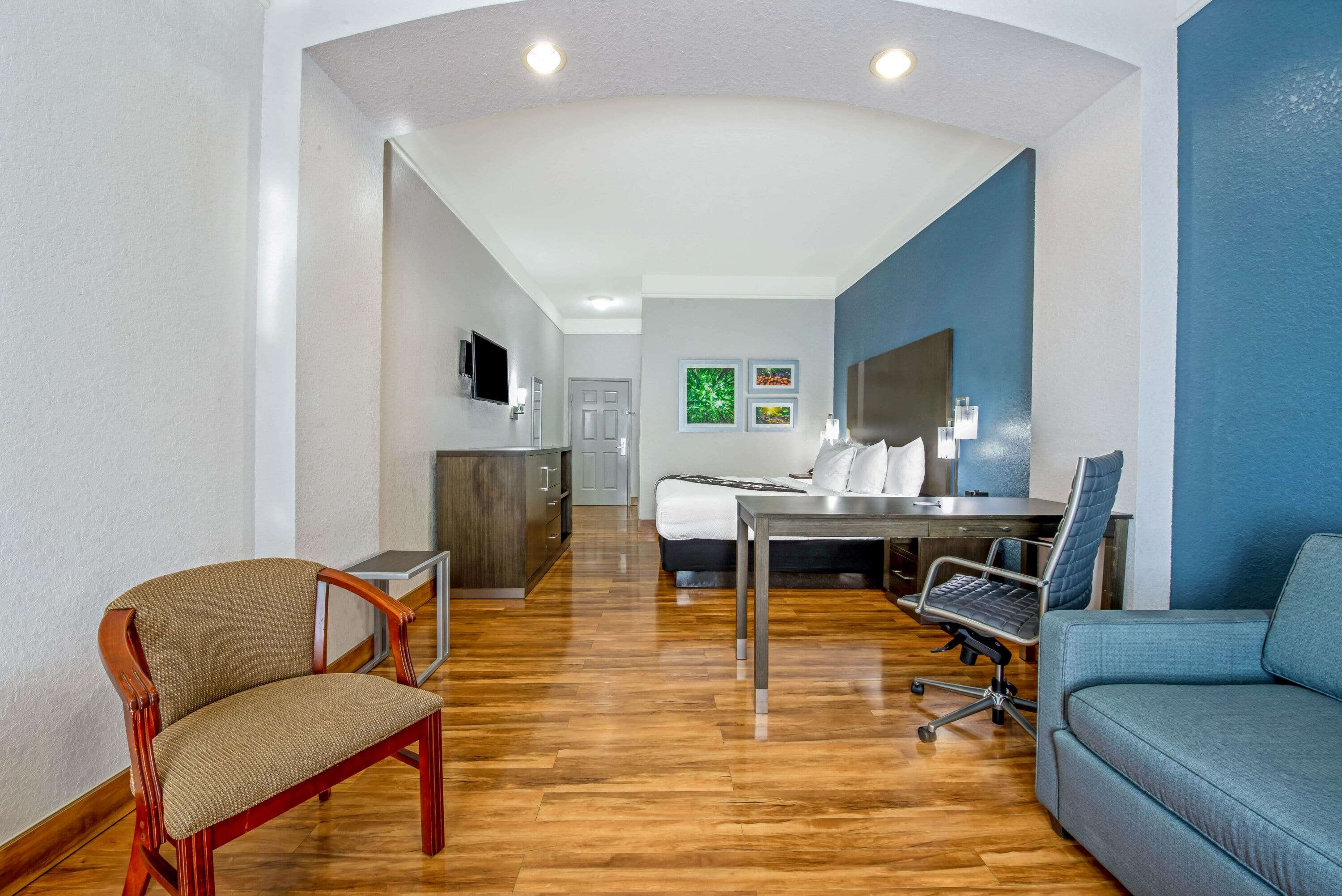 La Quinta Inn & Suites by Wyndham Kingwood Houston IAH Airpt