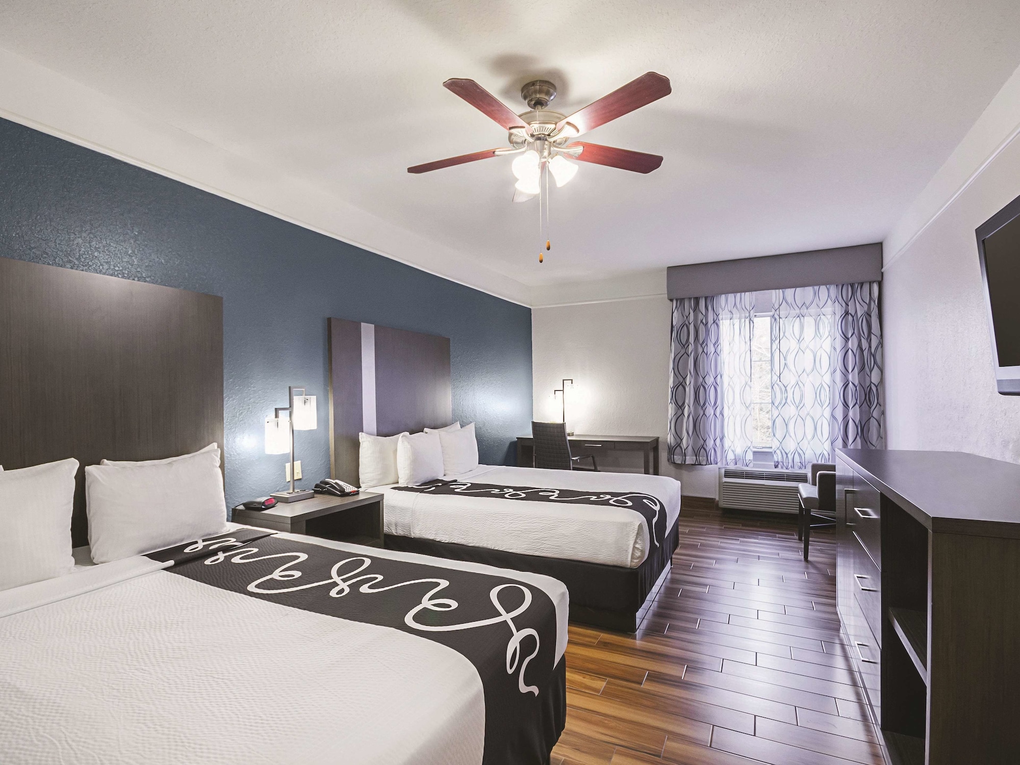 La Quinta Inn & Suites by Wyndham Kingwood Houston IAH Airpt