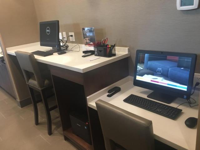 Comfort Suites