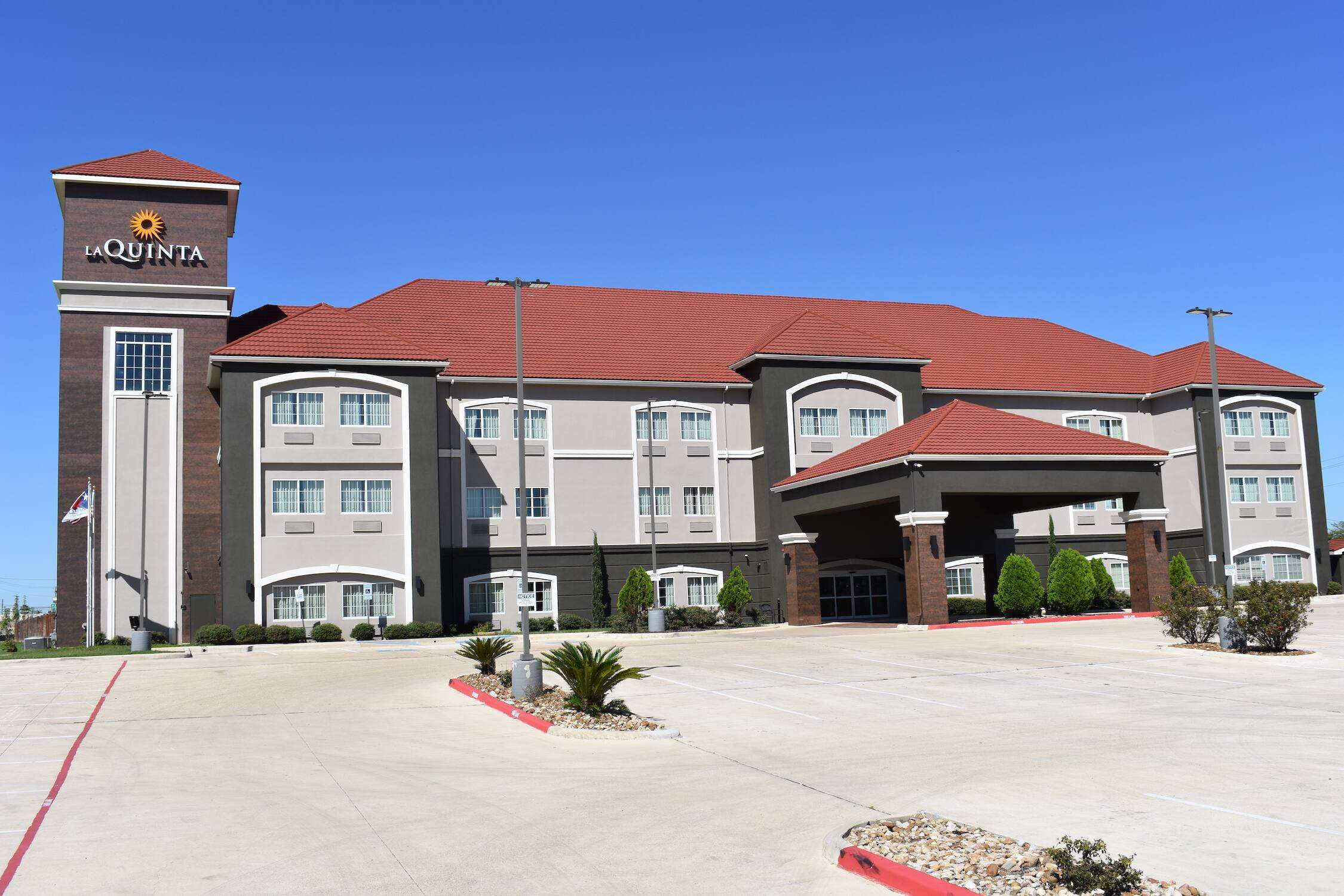 La Quinta Inn & Suites by Wyndham Kyle - Austin South