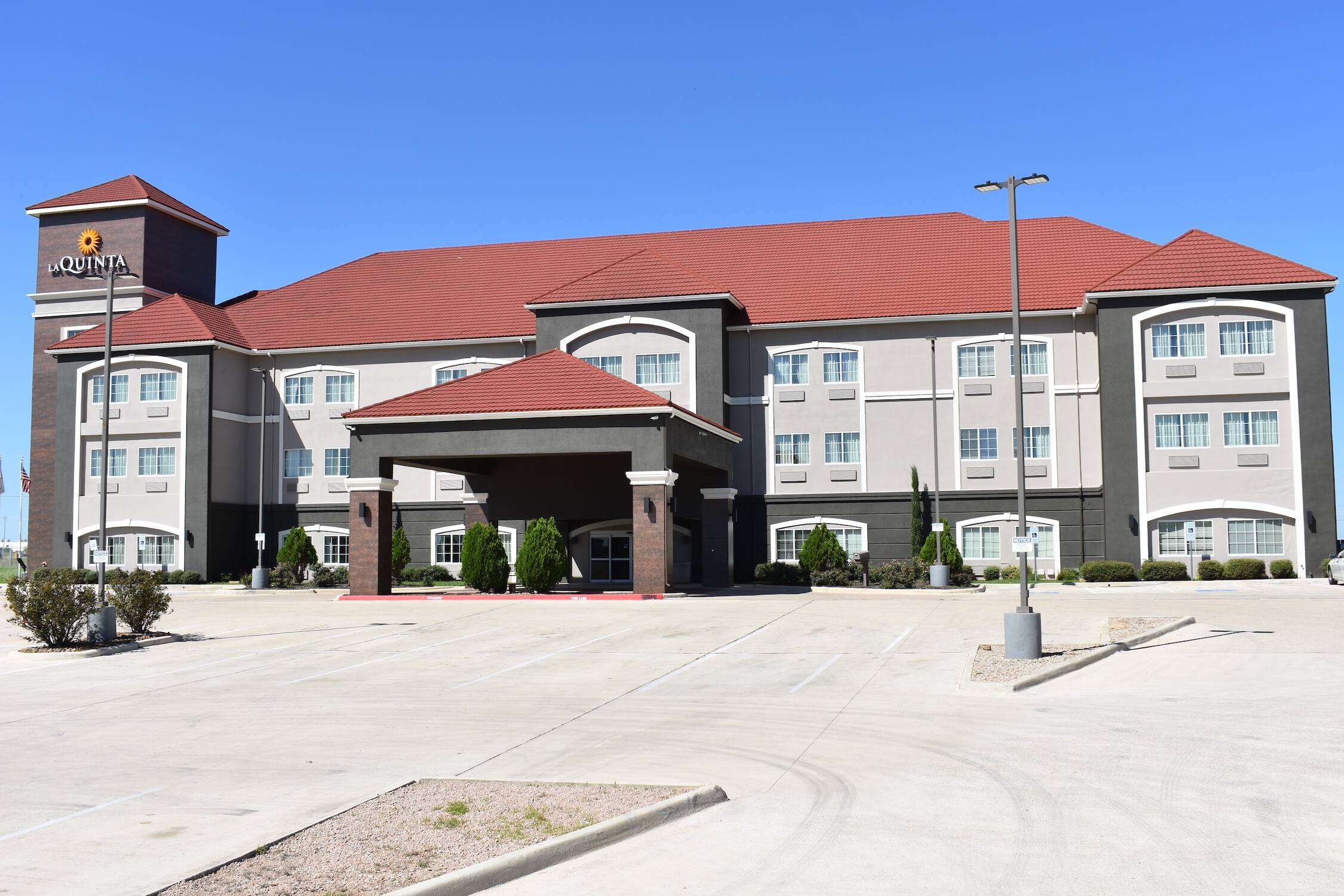 La Quinta Inn & Suites by Wyndham Kyle - Austin South