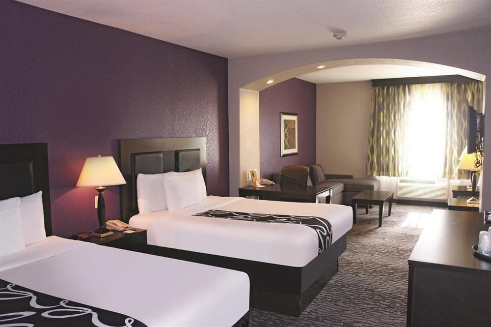 La Quinta Inn & Suites by Wyndham Kyle - Austin South