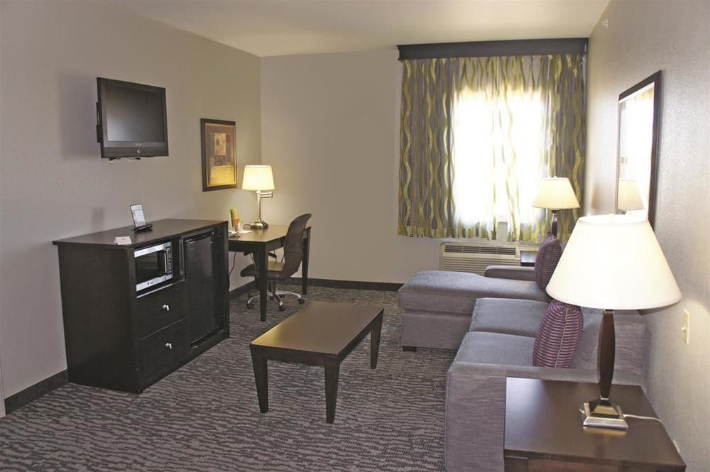 La Quinta Inn & Suites by Wyndham Kyle - Austin South