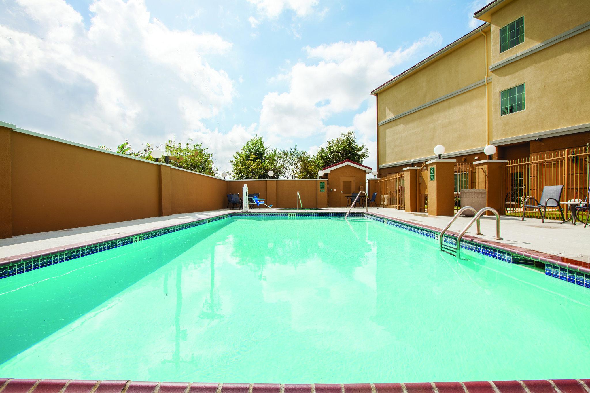La Quinta Inn & Suites by Wyndham Kyle - Austin South