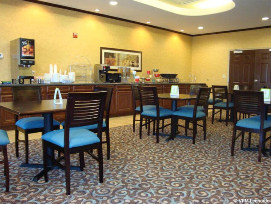La Quinta Inn & Suites by Wyndham Kyle - Austin South