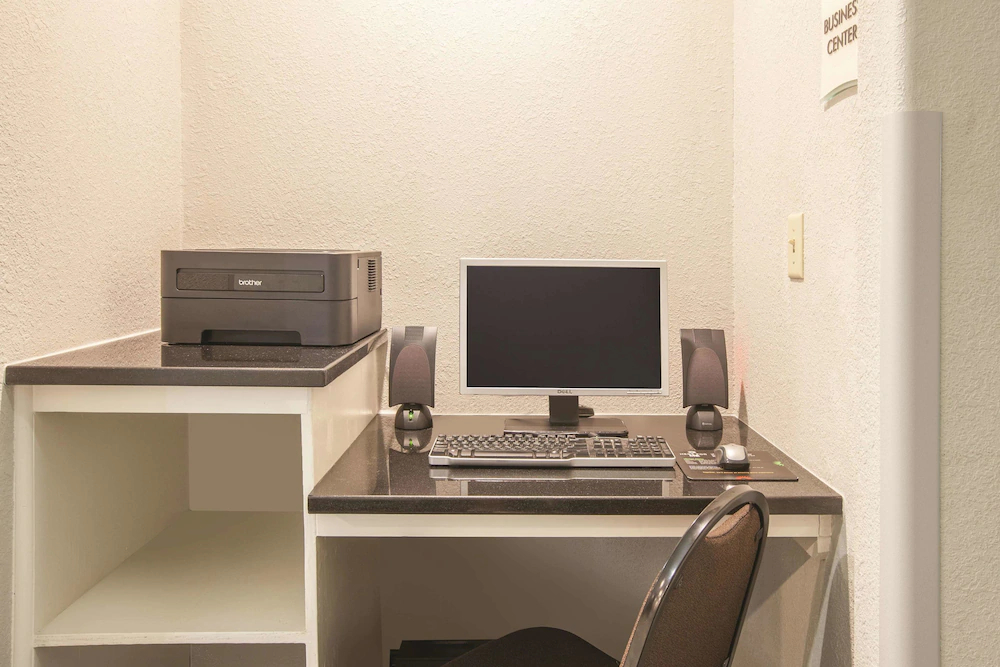 La Quinta Inn & Suites by Wyndham Kyle - Austin South