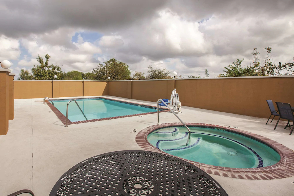 La Quinta Inn & Suites by Wyndham Kyle - Austin South