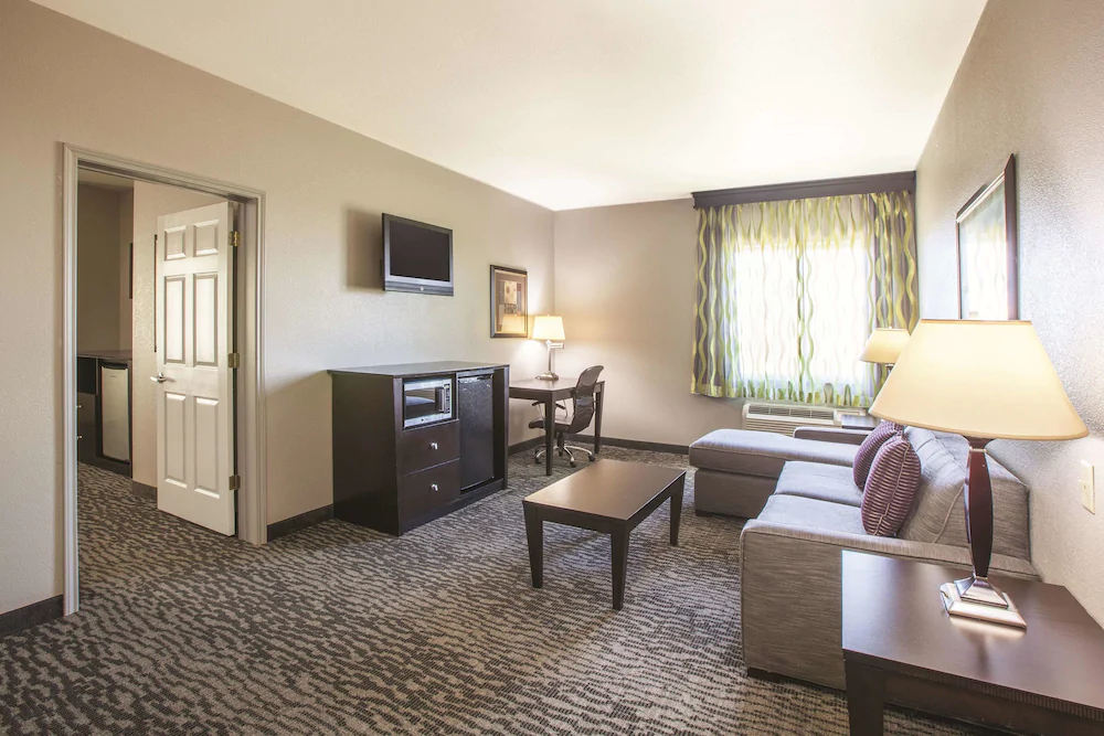 La Quinta Inn & Suites by Wyndham Kyle - Austin South