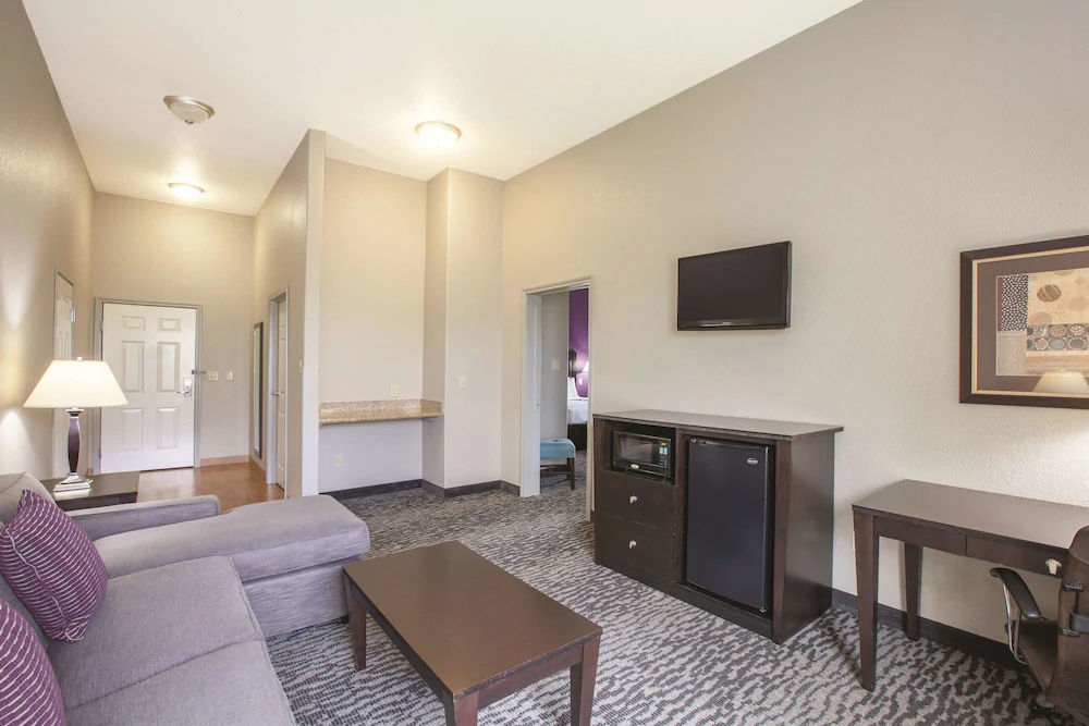 La Quinta Inn & Suites by Wyndham Kyle - Austin South