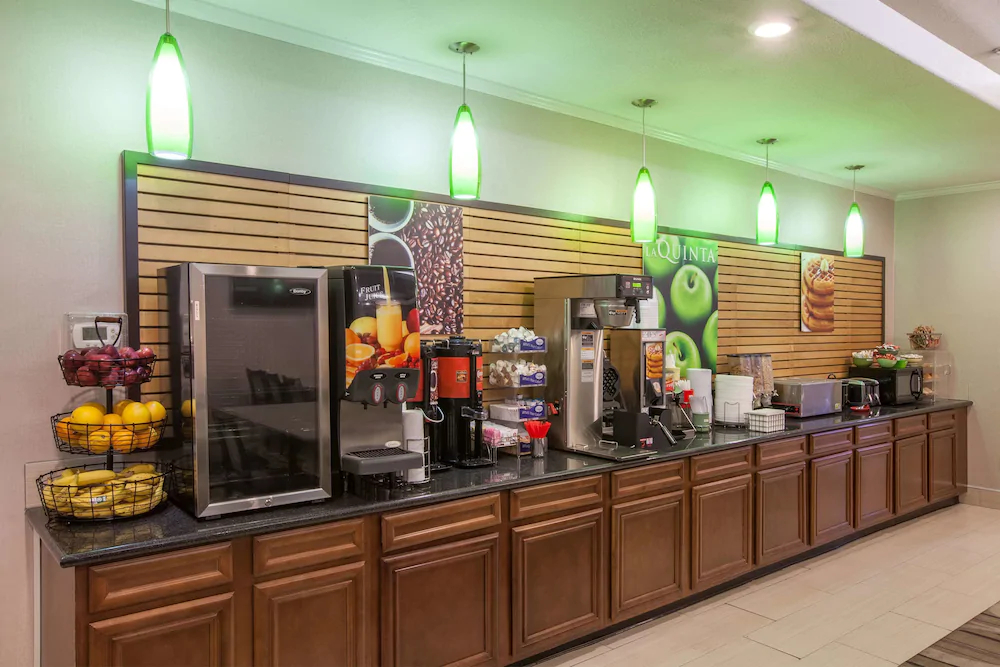 La Quinta Inn & Suites by Wyndham Kyle - Austin South