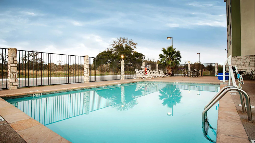 Best Western La Grange Inn & Suites