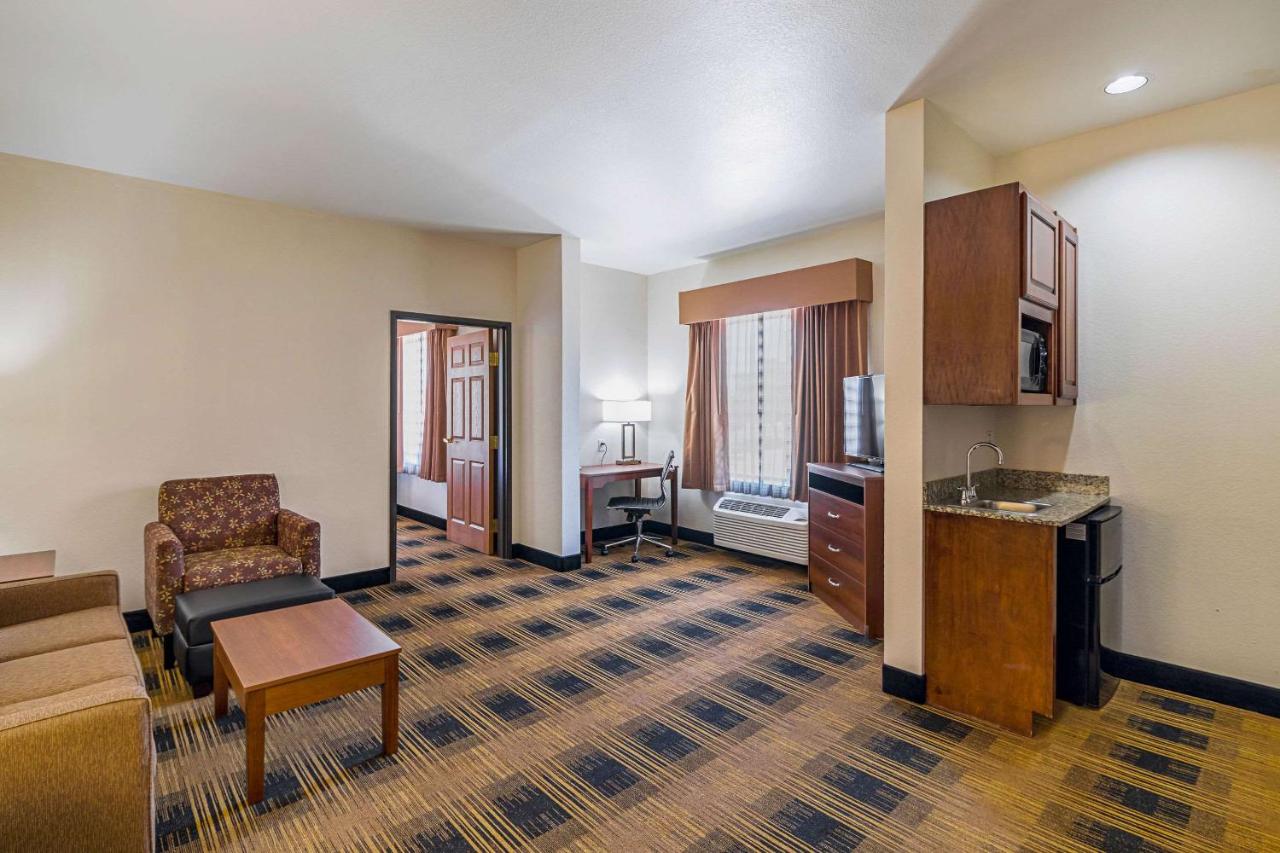 Quality Inn & Suites