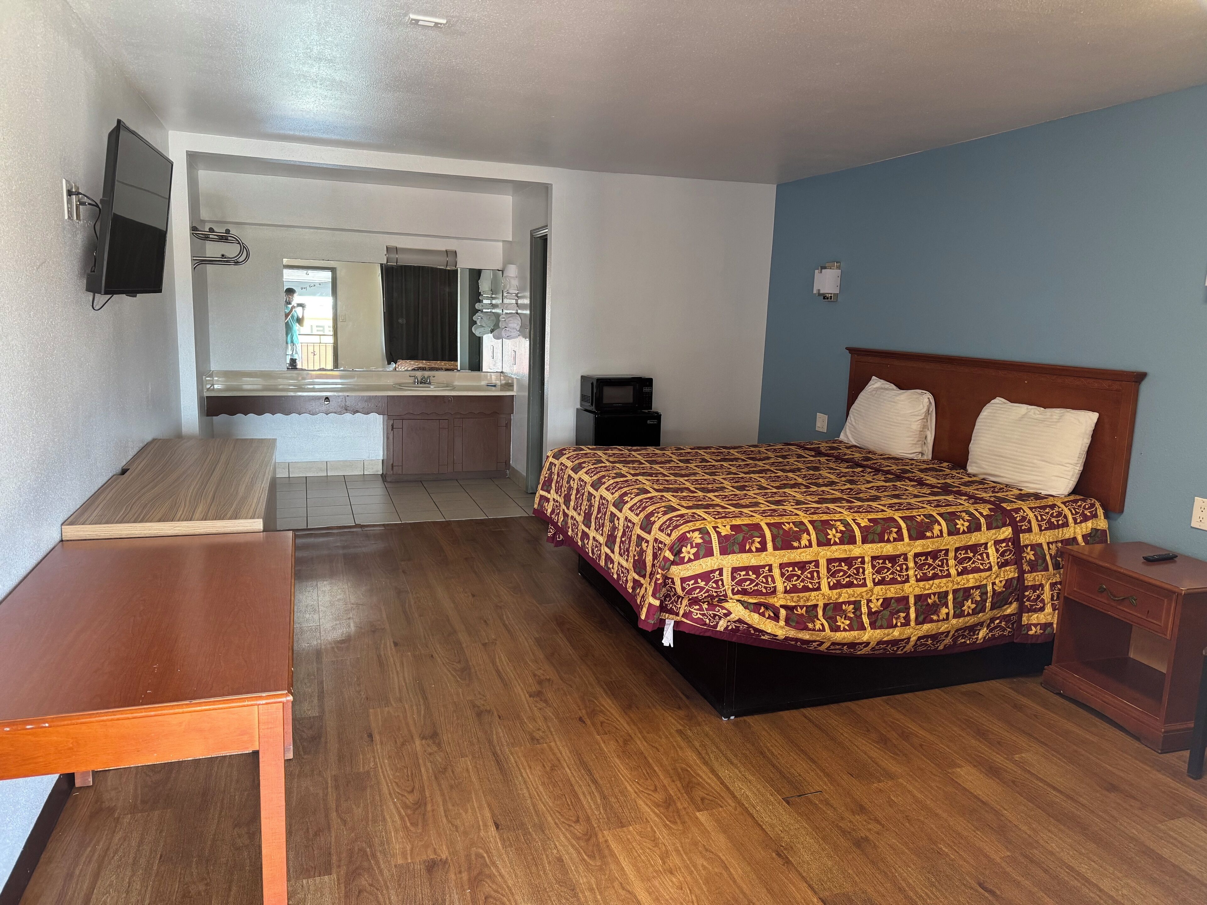 Spanish Trails Inn