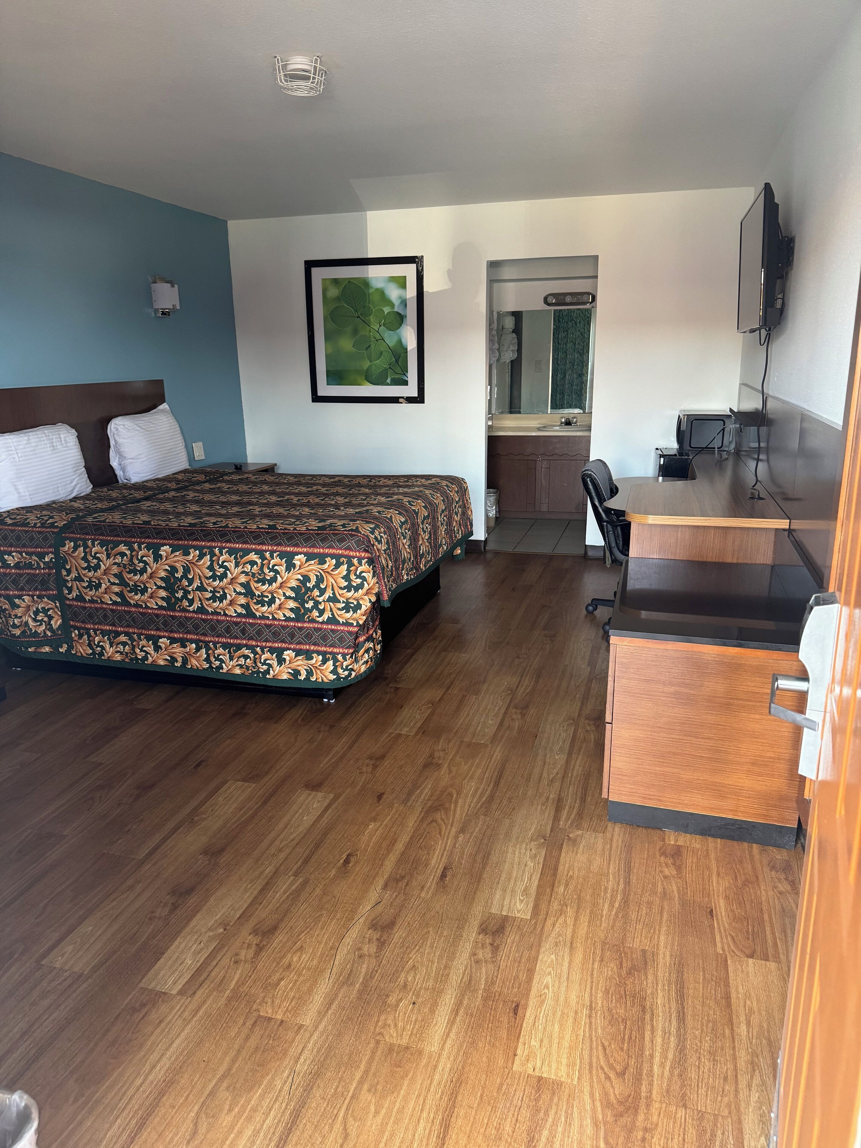 Spanish Trails Inn