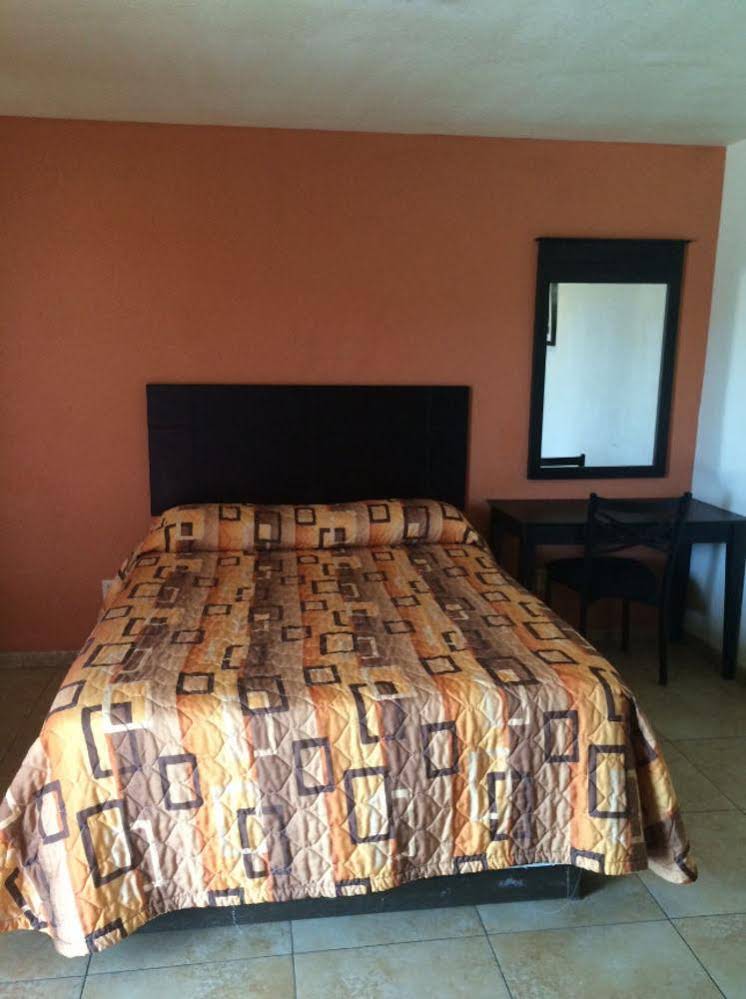 Bayshore Motel