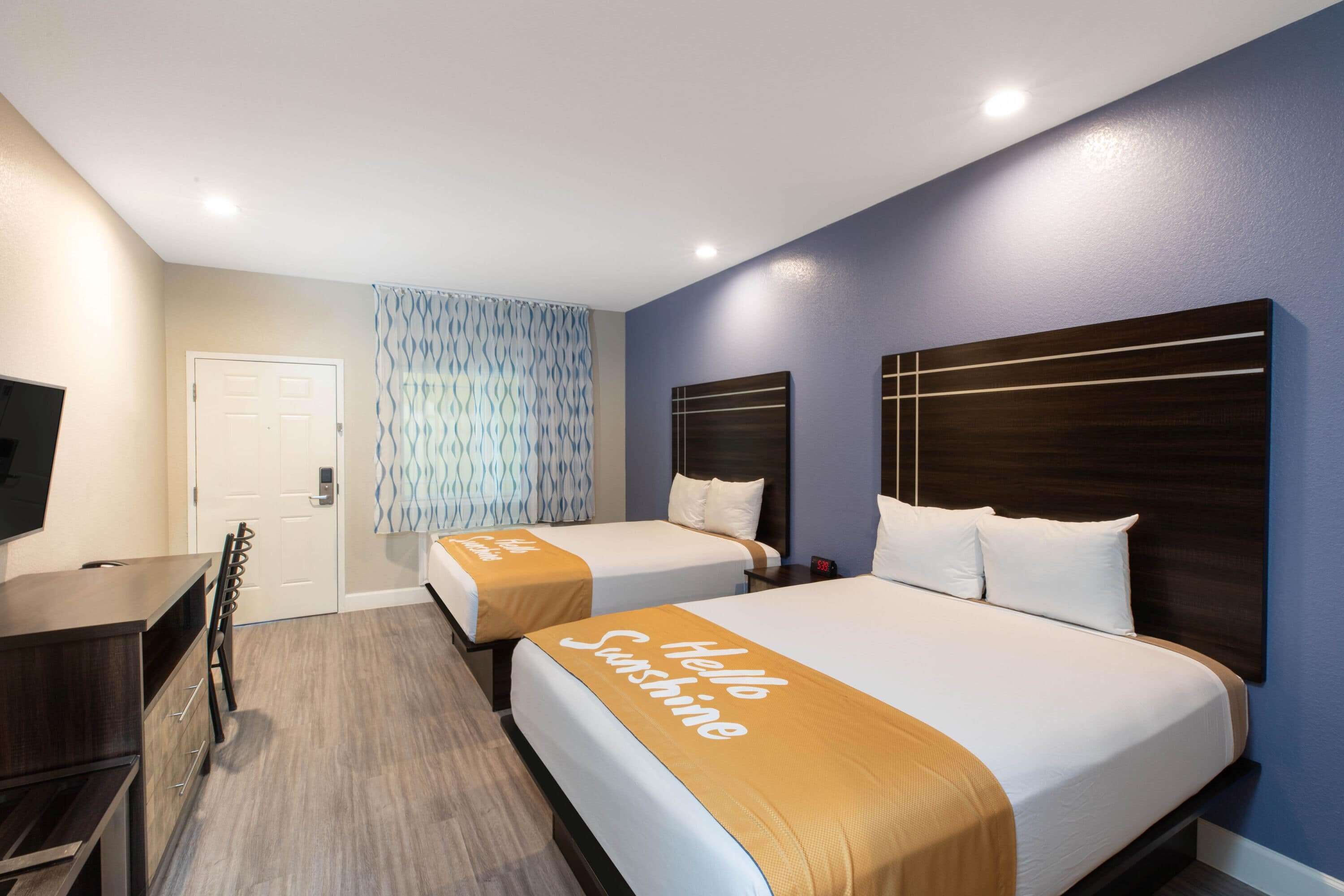 Days Inn and Suites by Wyndham La Porte