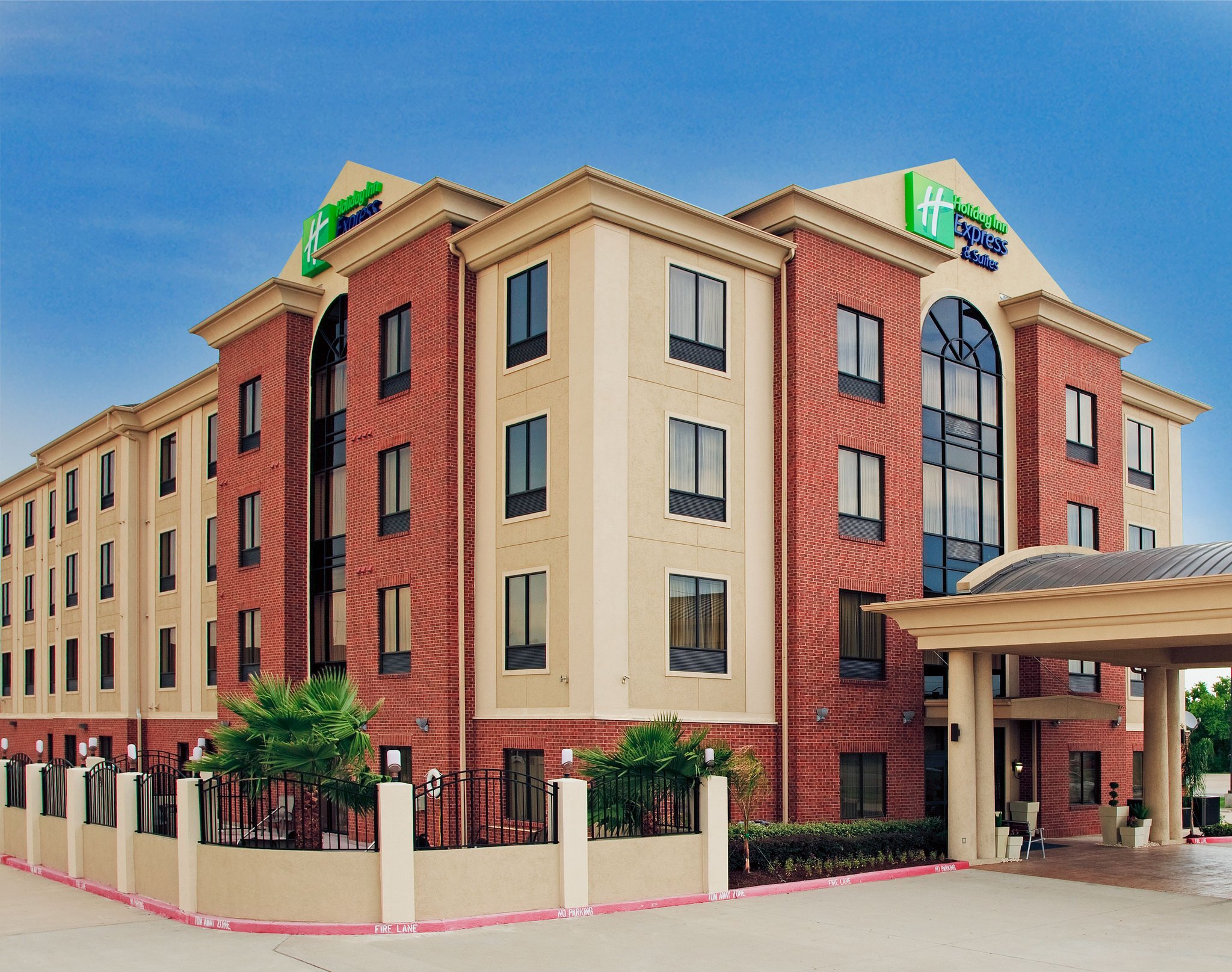 Holiday Inn Express & Suites La Porte