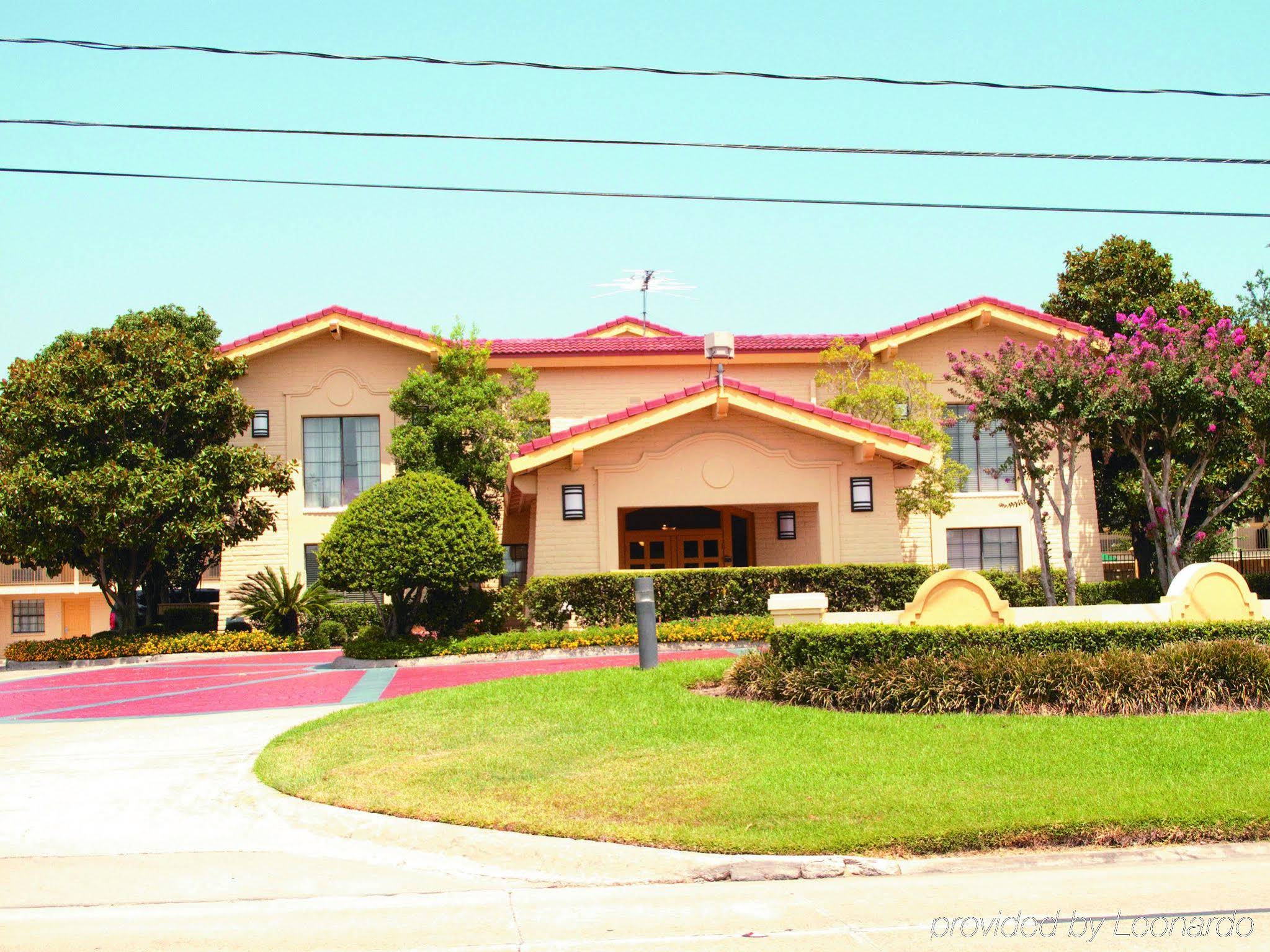 Baymont by Wyndham Houston La Porte