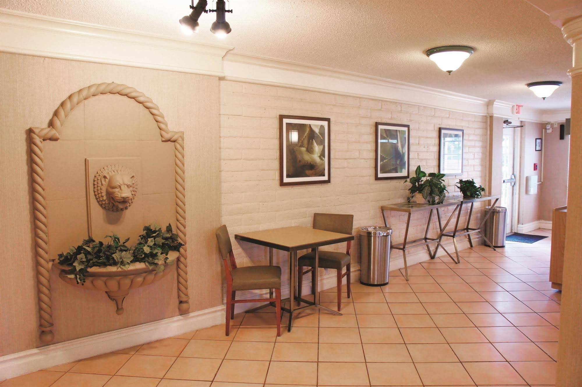 Baymont by Wyndham Houston La Porte