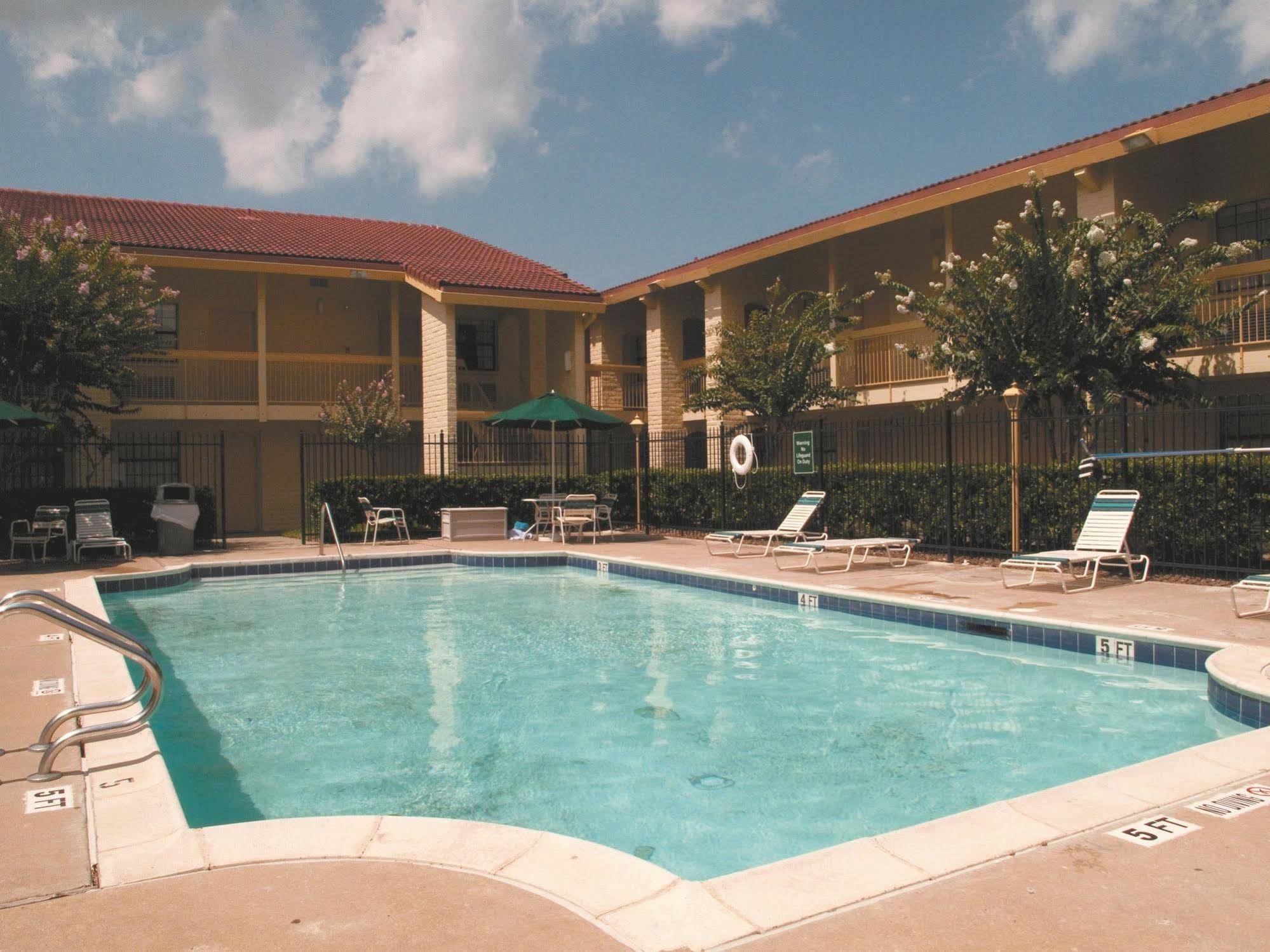 Baymont by Wyndham Houston La Porte