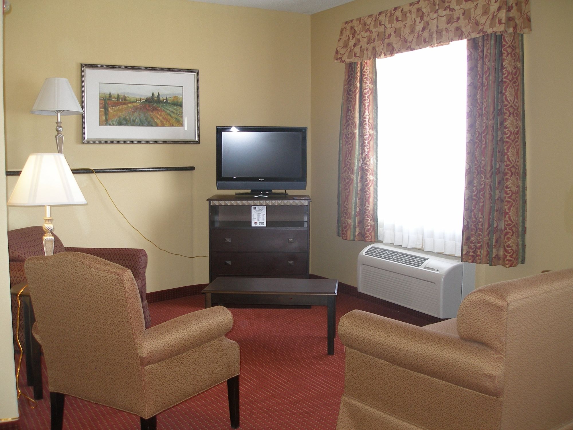 Amerik Suites Behind Mall Del Norte