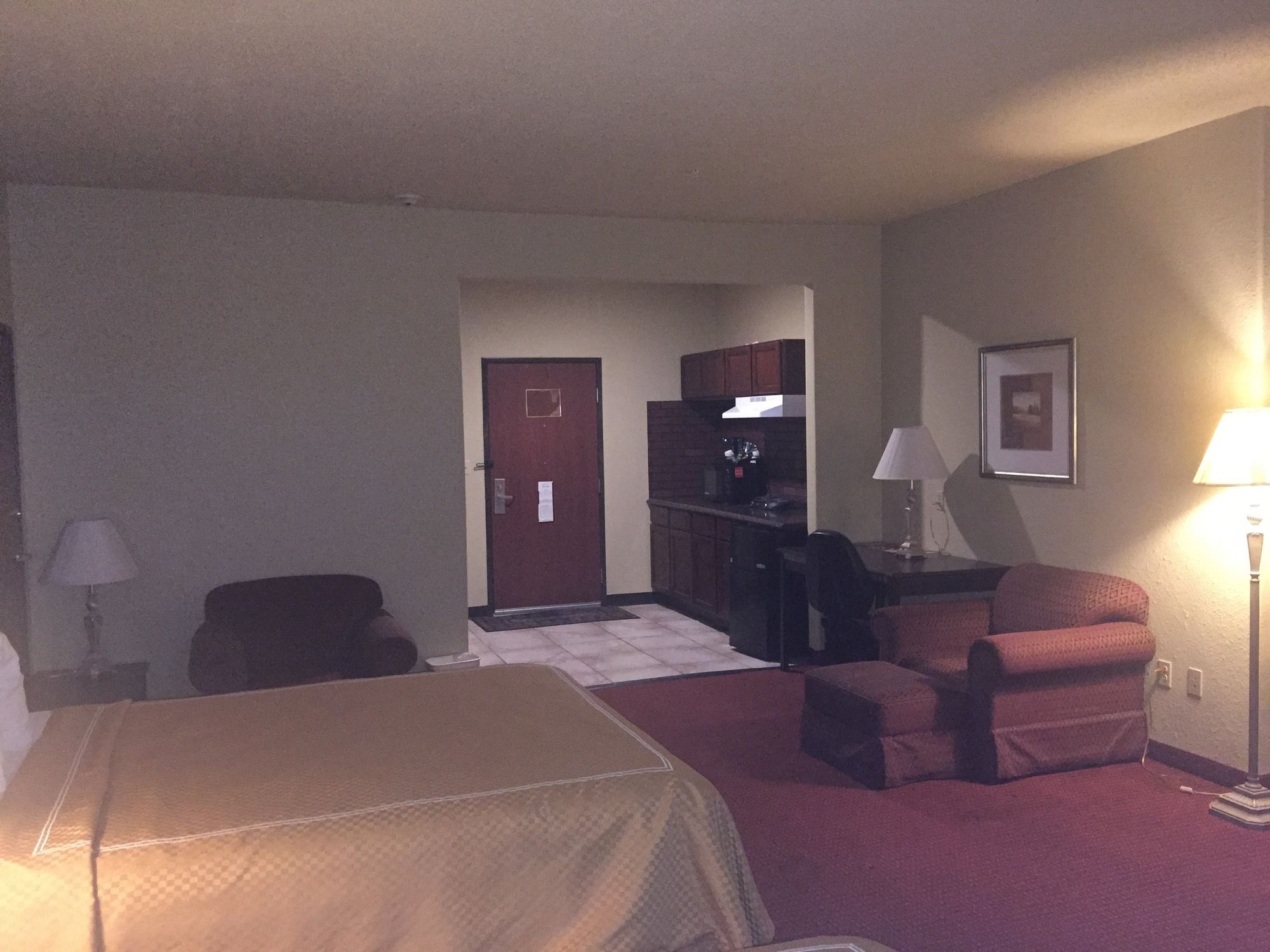 Amerik Suites Behind Mall Del Norte