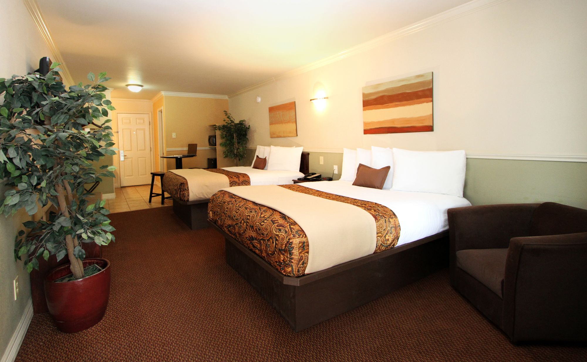 Family Garden Inn