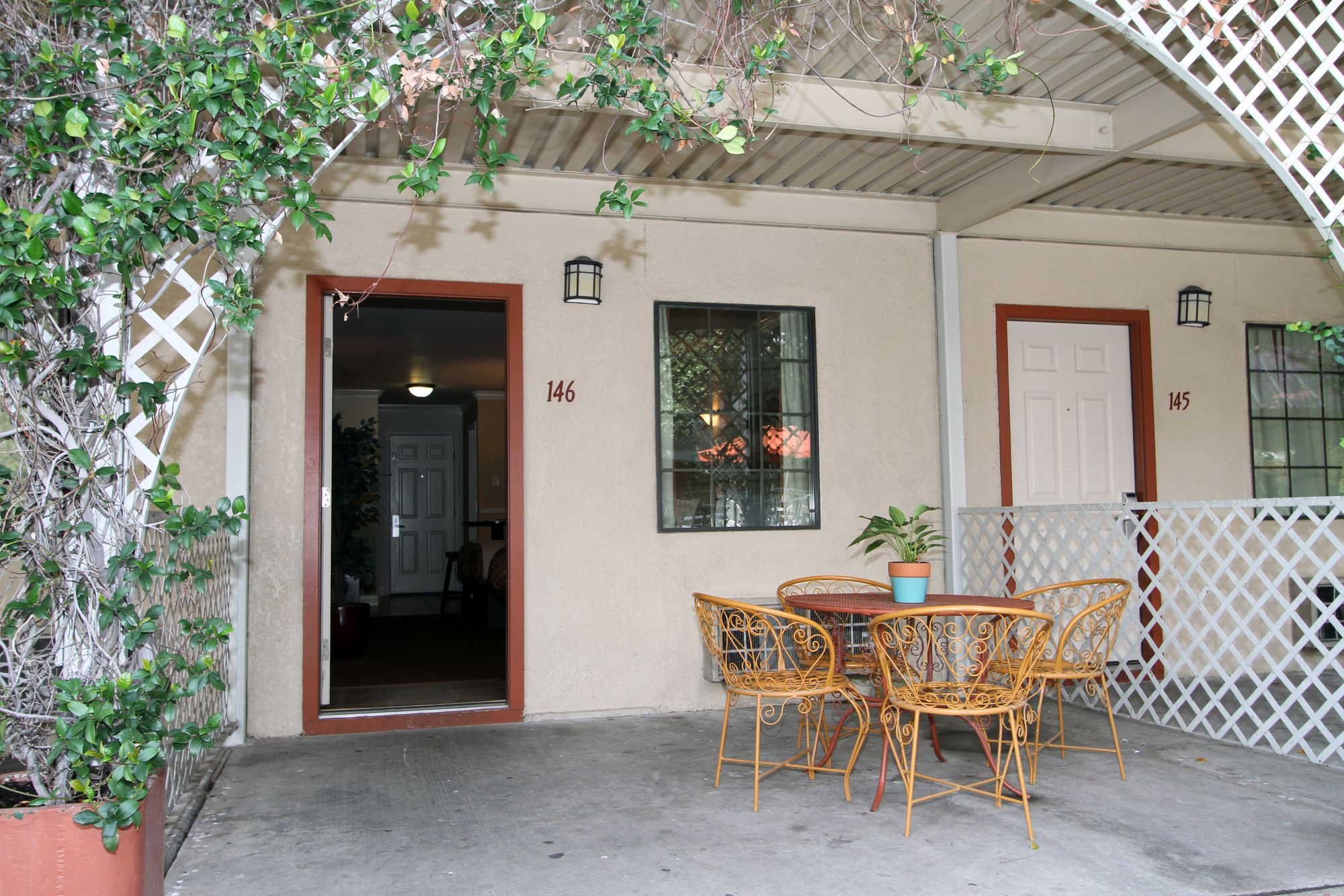 Family Garden Inn