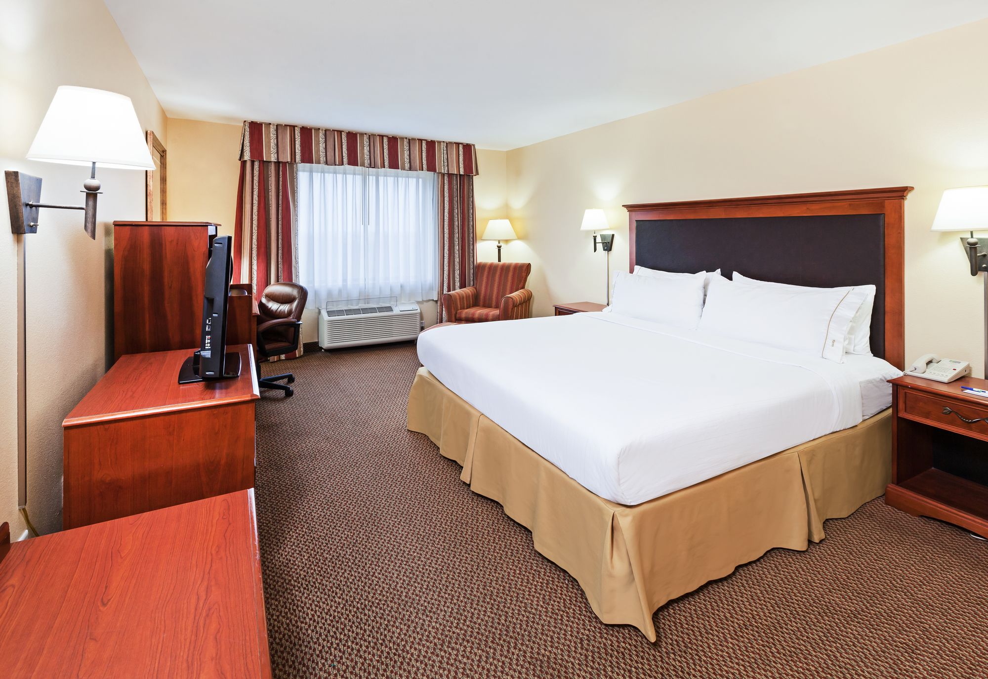 Holiday Inn Express Hotel & Suites Laredo - Event Center Area