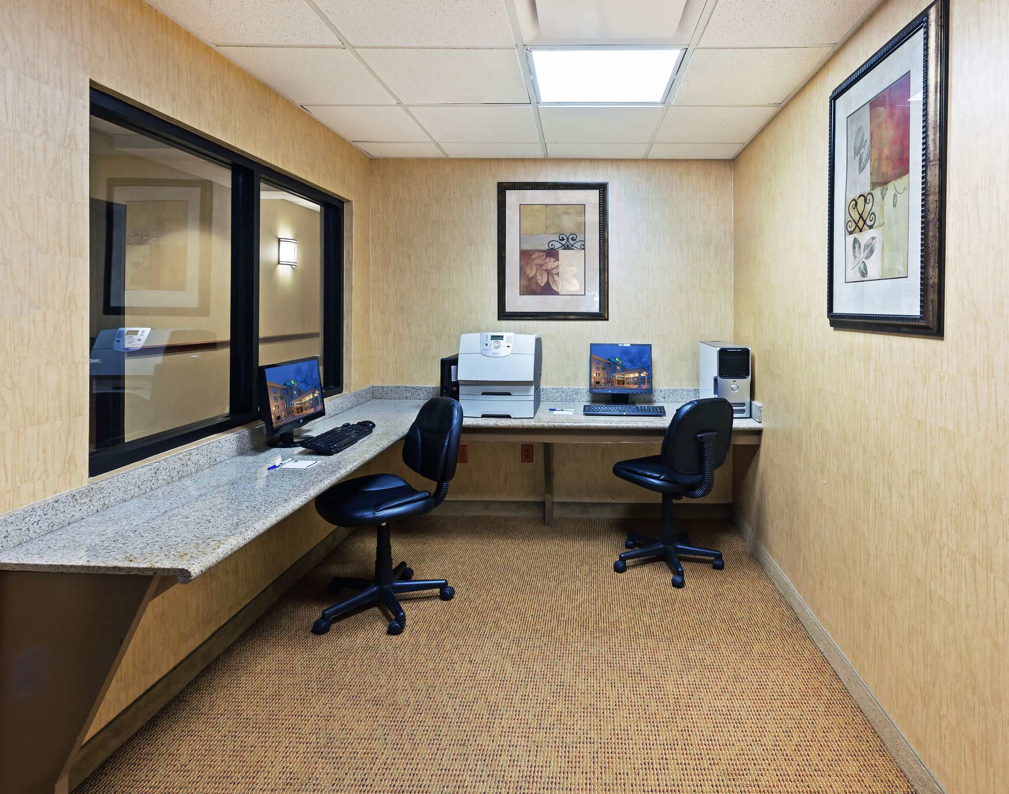Holiday Inn Express Hotel & Suites Laredo - Event Center Area