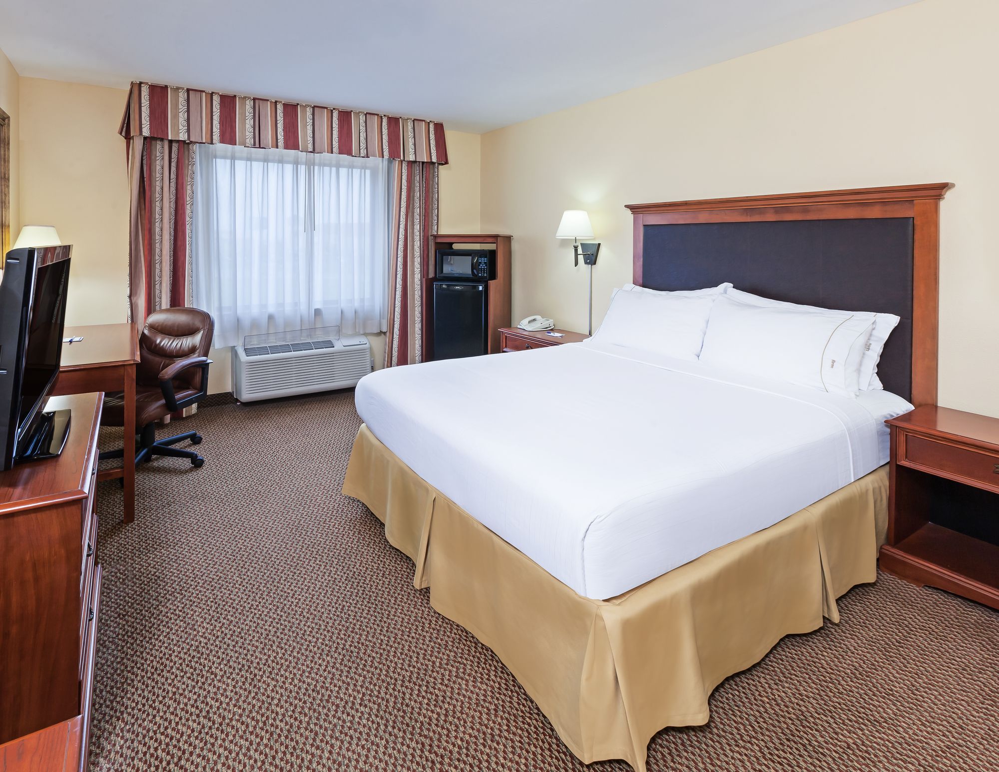 Holiday Inn Express Hotel & Suites Laredo - Event Center Area