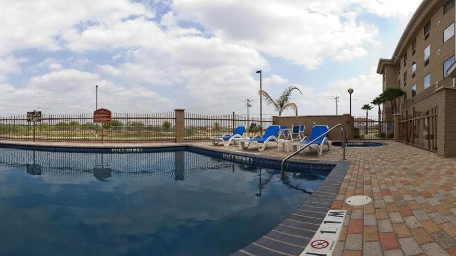 Holiday Inn Express Hotel & Suites Laredo - Event Center Area