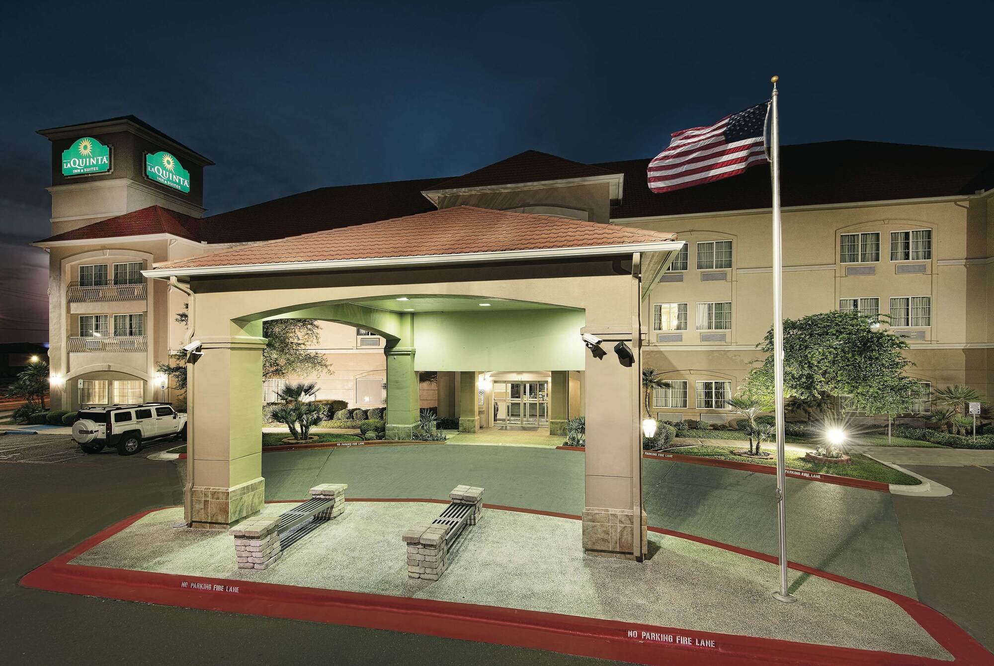 La Quinta Inn & Suites by Wyndham Laredo Airport