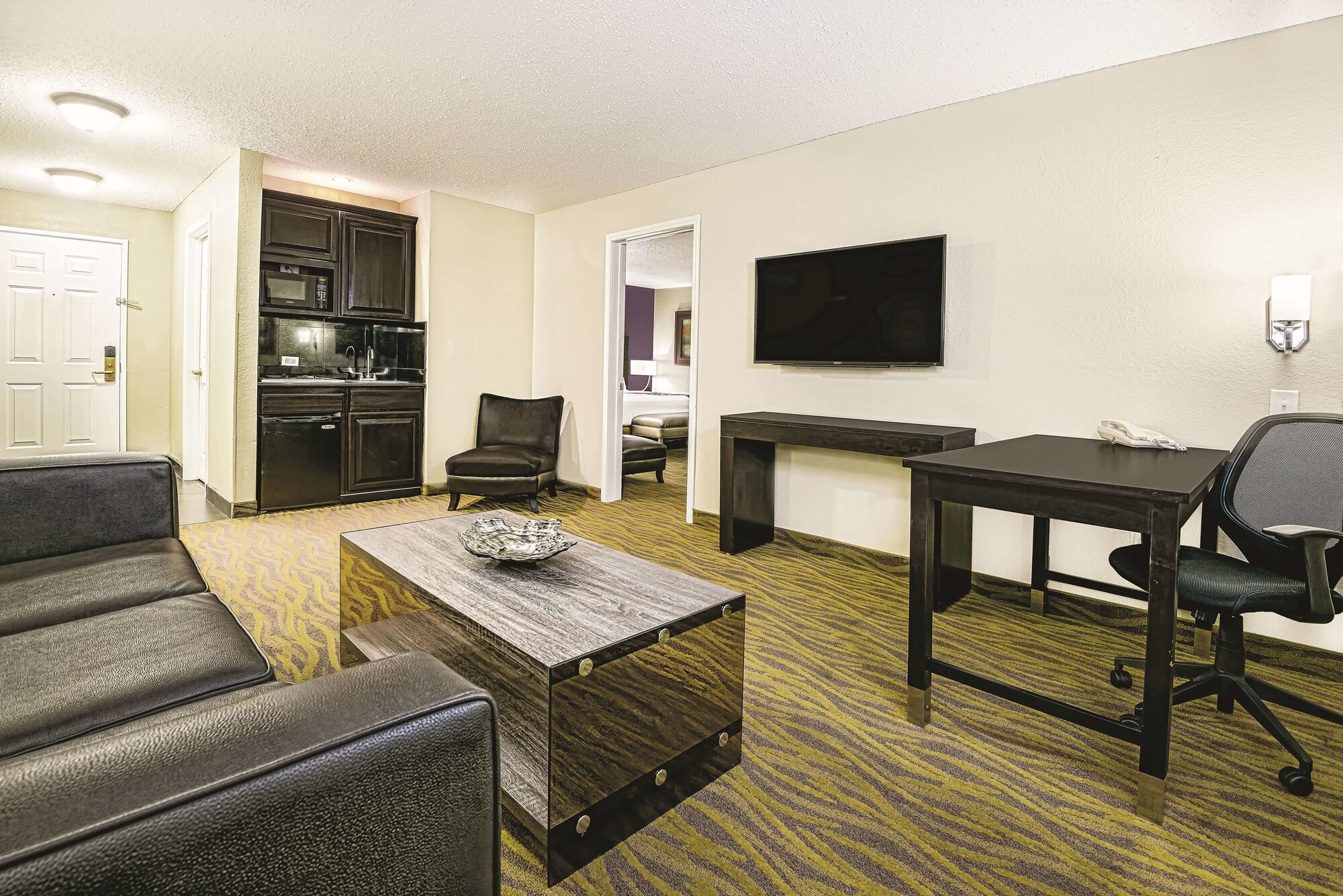 La Quinta Inn & Suites by Wyndham Laredo Airport