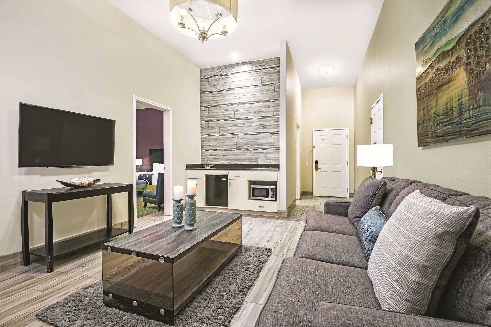 La Quinta Inn & Suites by Wyndham Laredo Airport