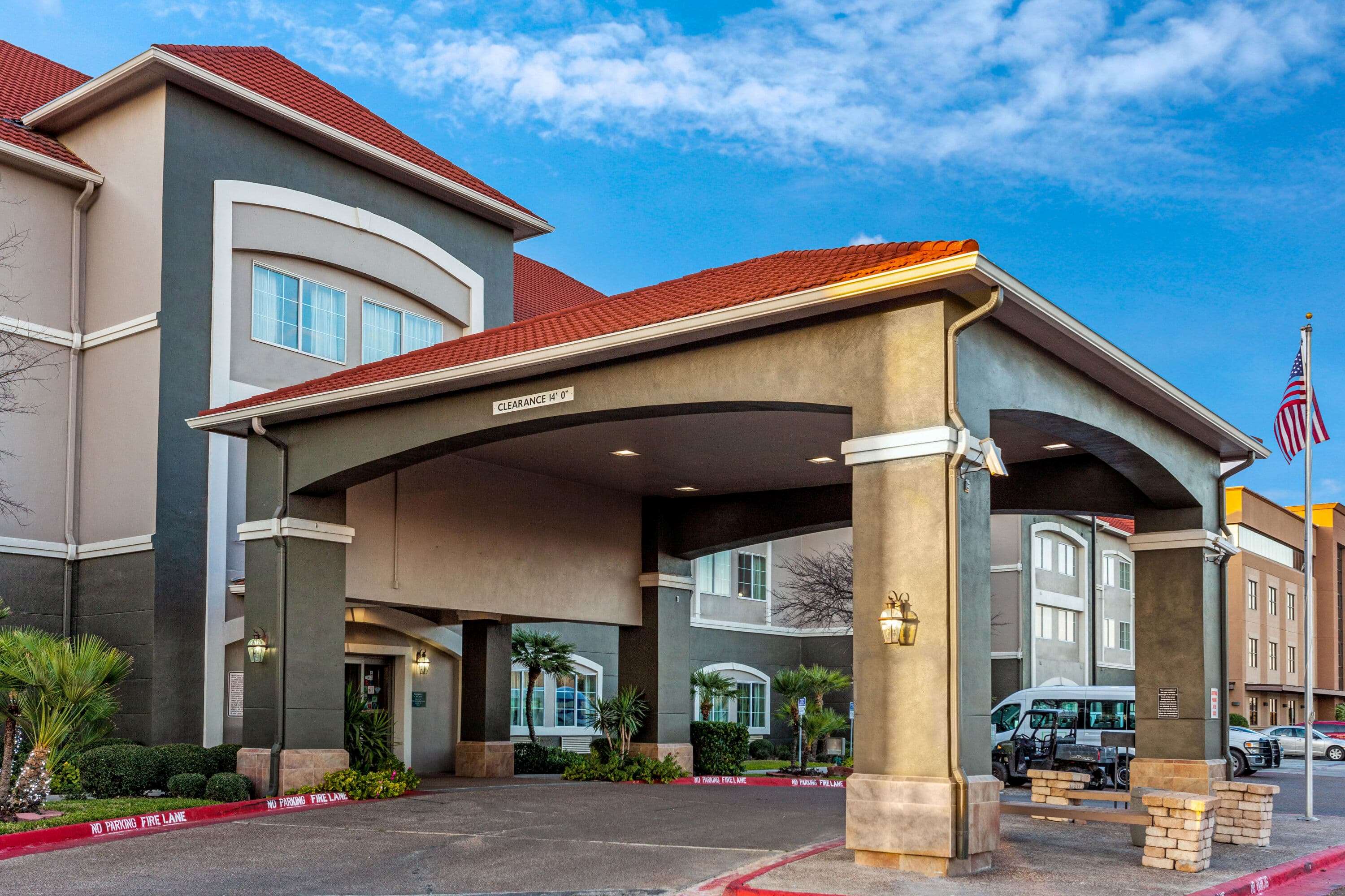 La Quinta Inn & Suites by Wyndham Laredo Airport