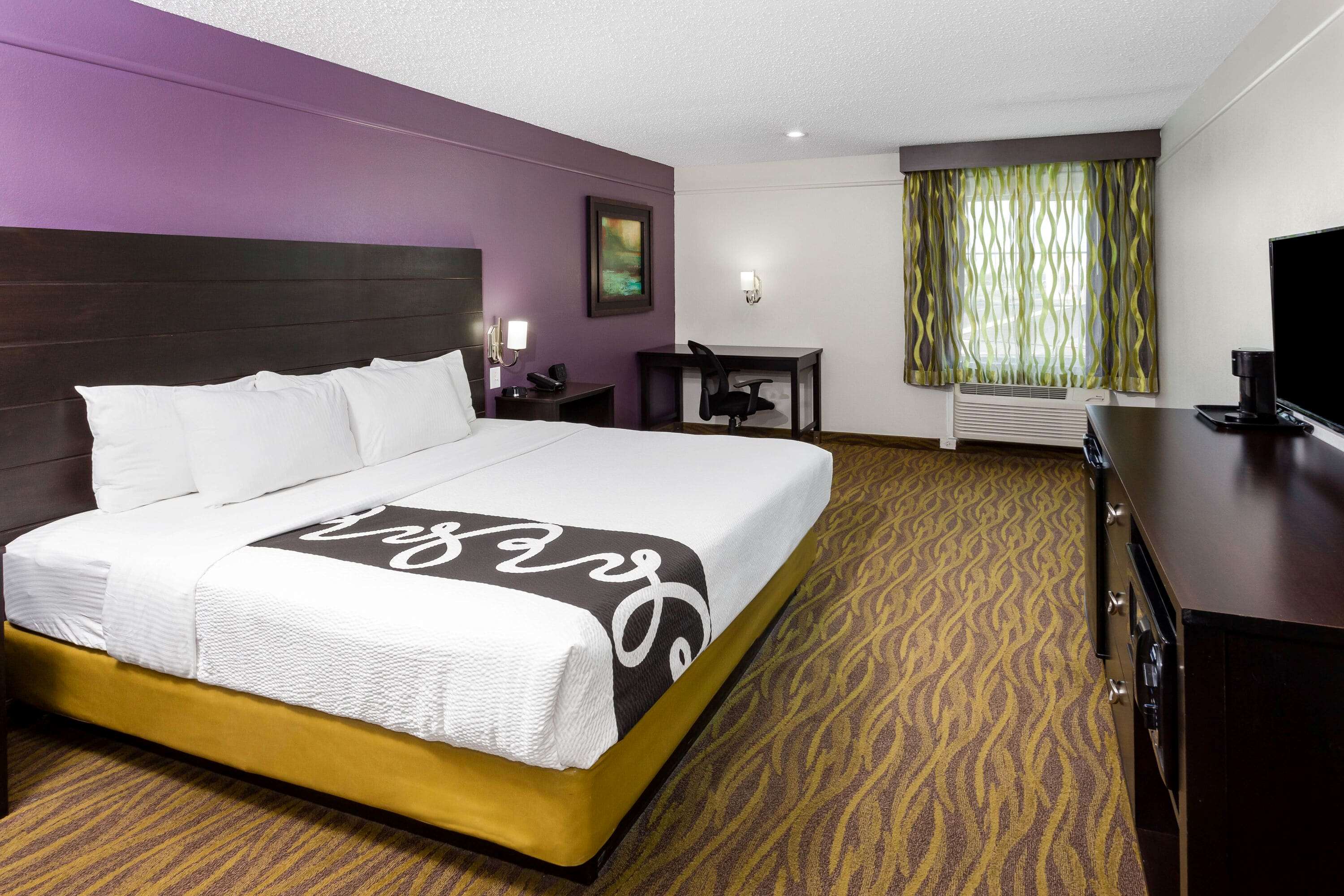 La Quinta Inn & Suites by Wyndham Laredo Airport