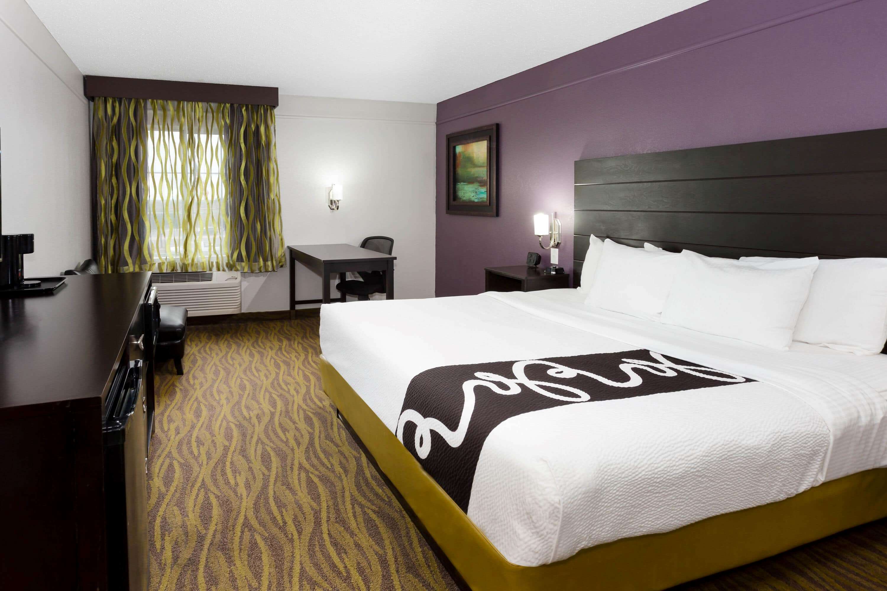 La Quinta Inn & Suites by Wyndham Laredo Airport