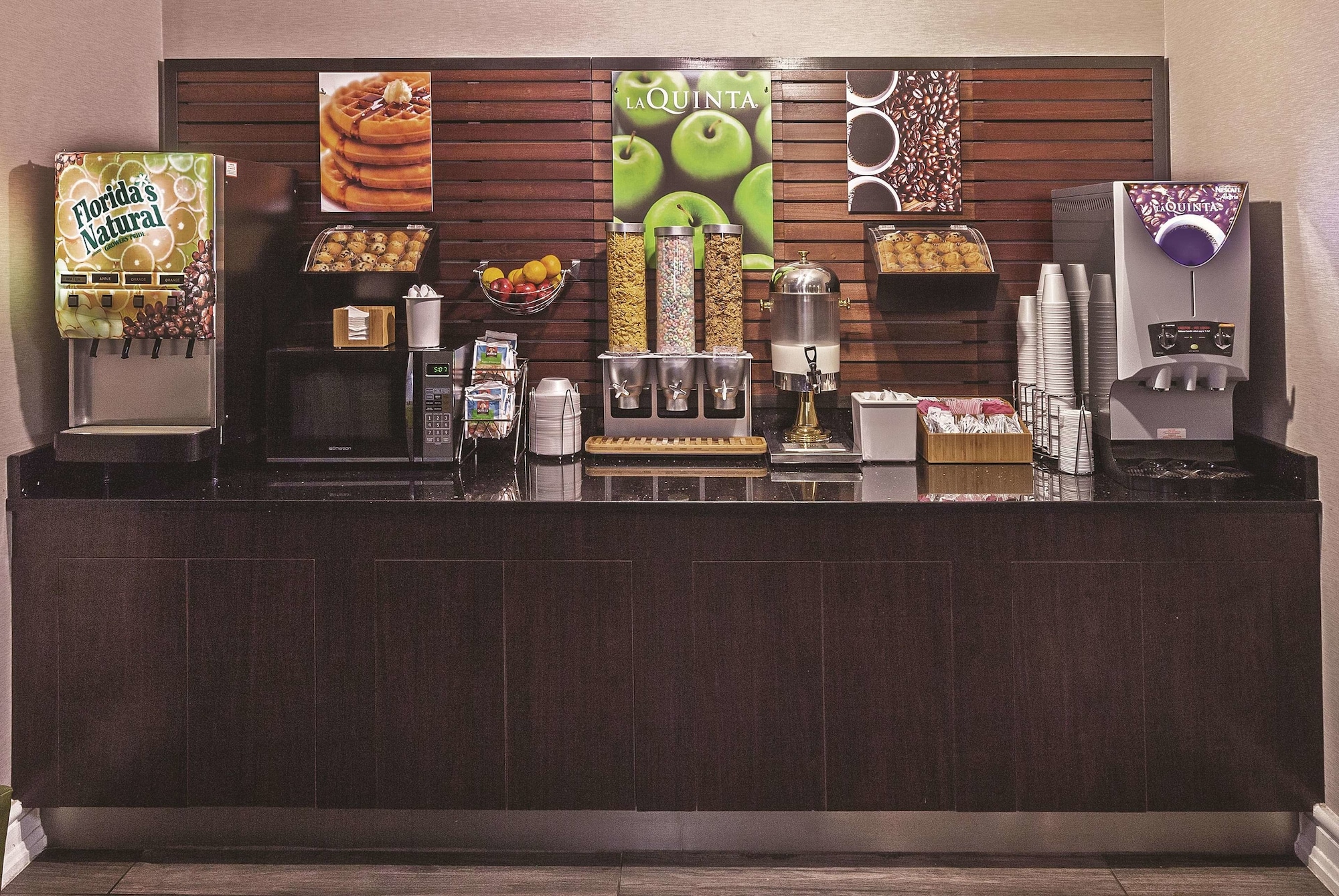 La Quinta Inn by Wyndham Laredo I-35