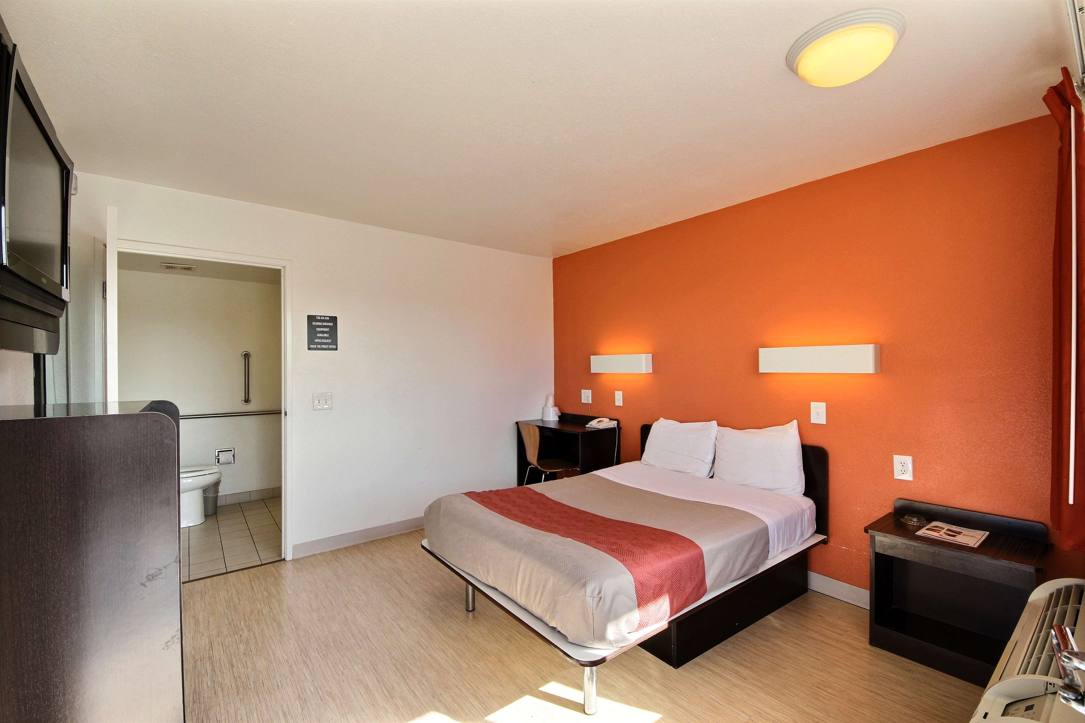Motel 6 Laredo South