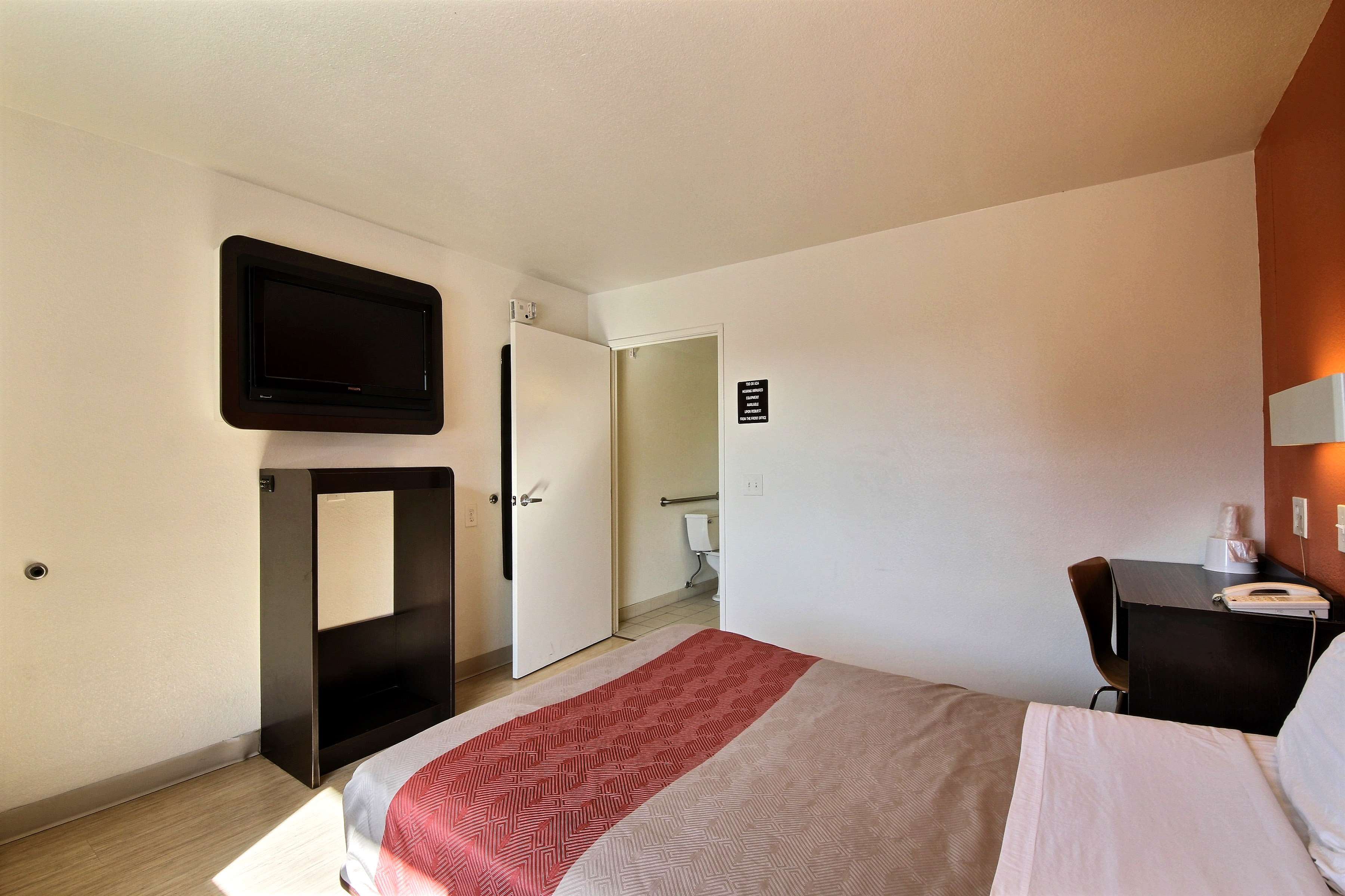 Motel 6 Laredo South