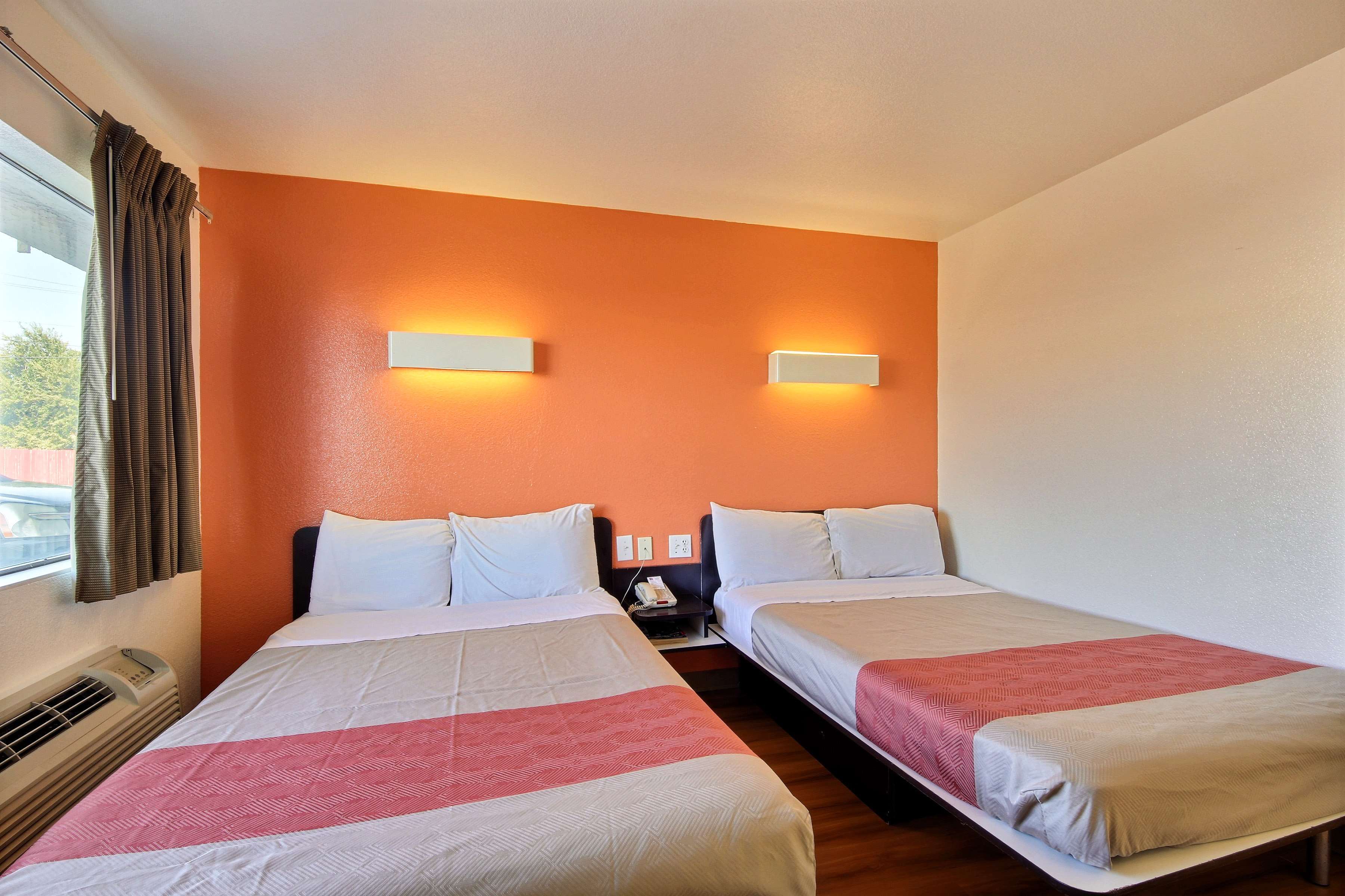 Motel 6 Laredo South