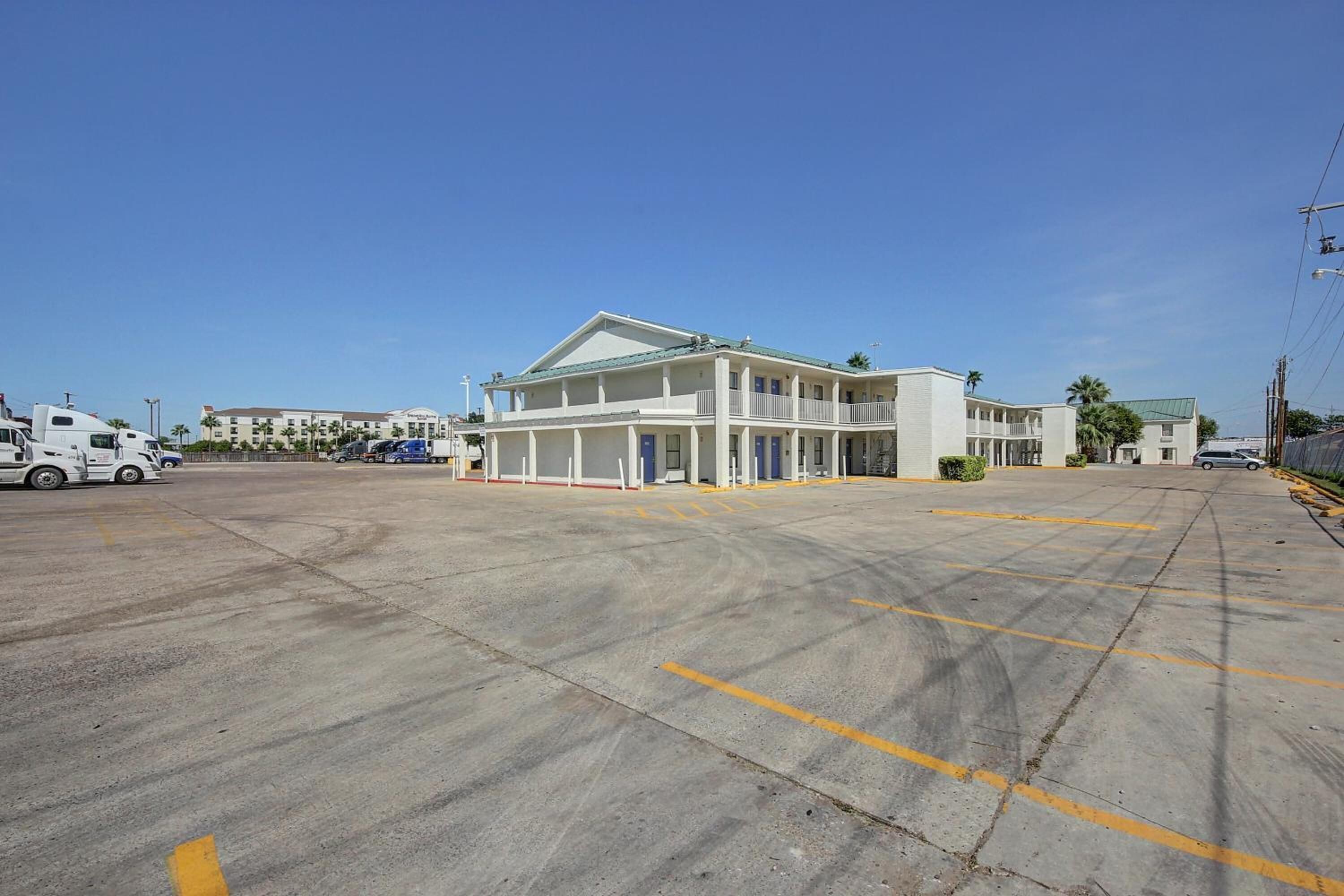 Motel 6 Laredo, Tx - North I-35