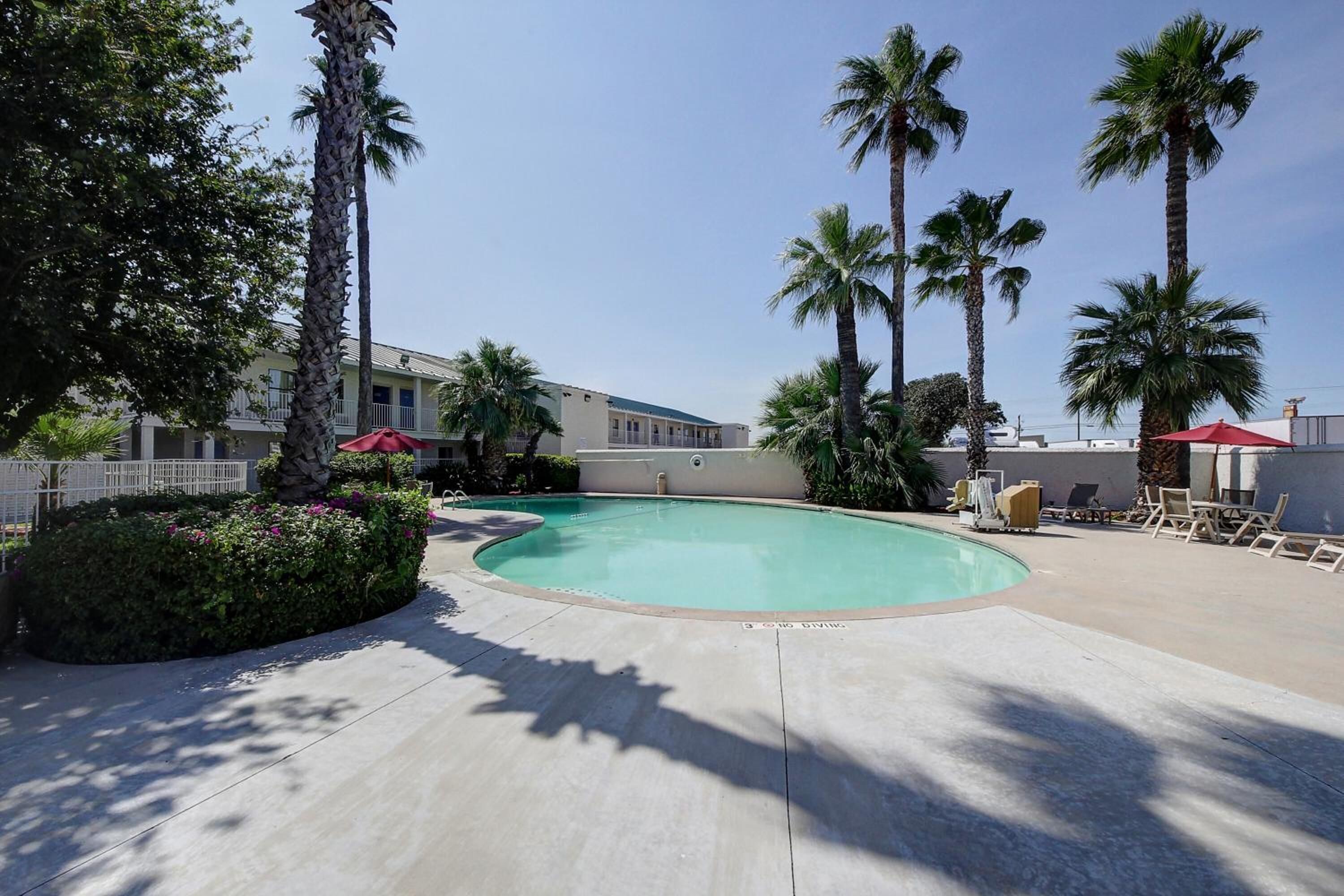 Motel 6 Laredo, Tx - North I-35
