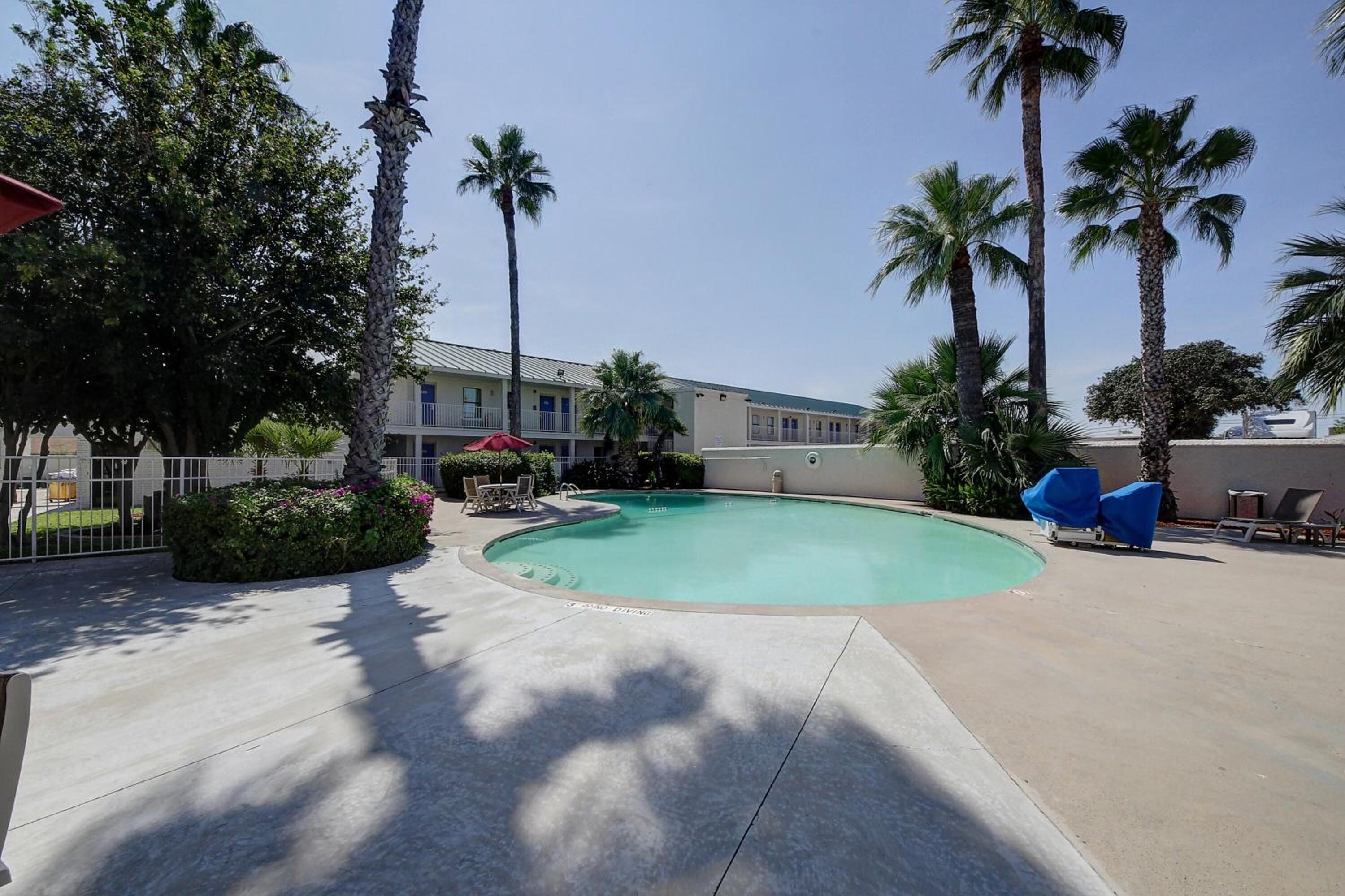 Motel 6 Laredo, Tx - North I-35