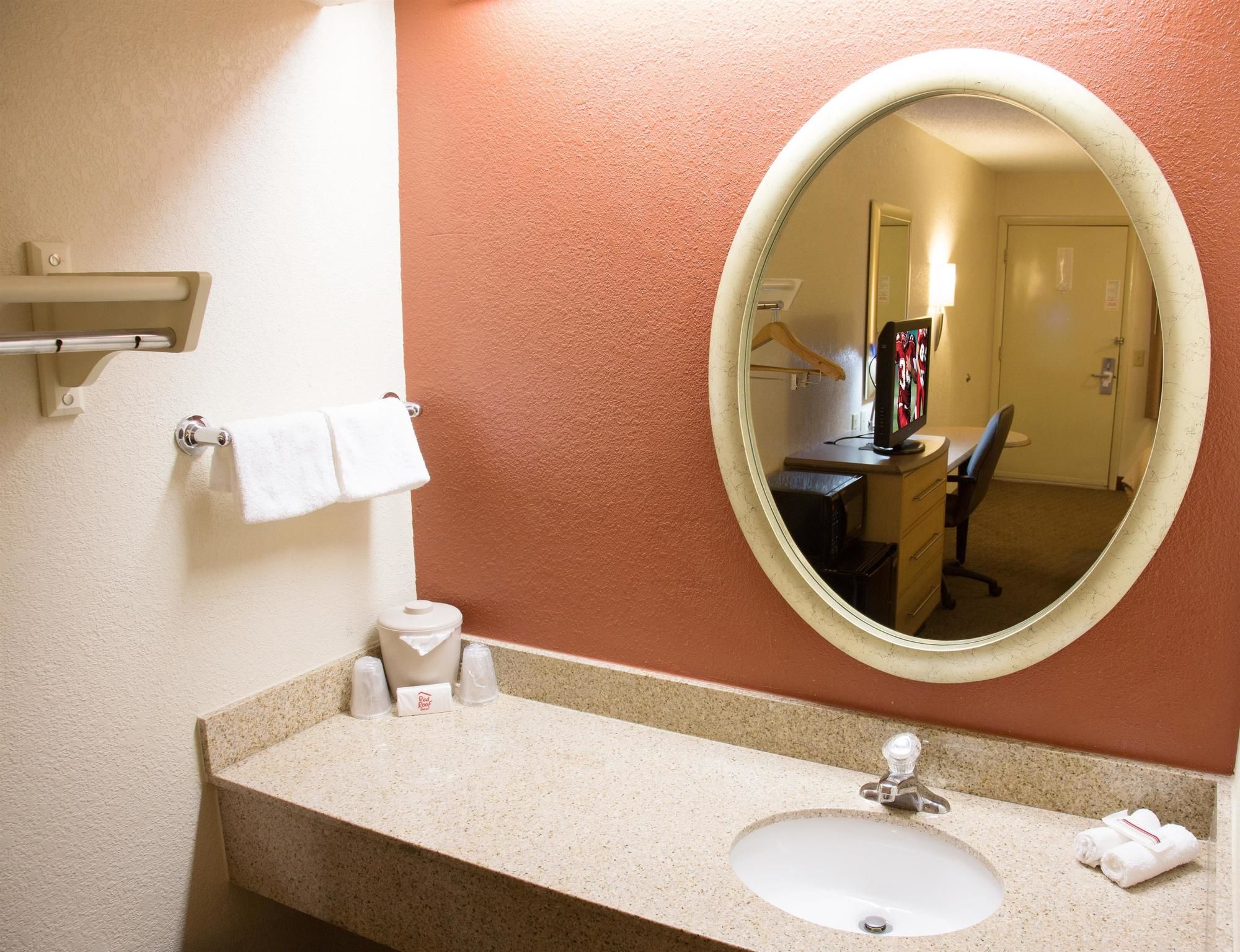 Red Roof Inn Laredo
