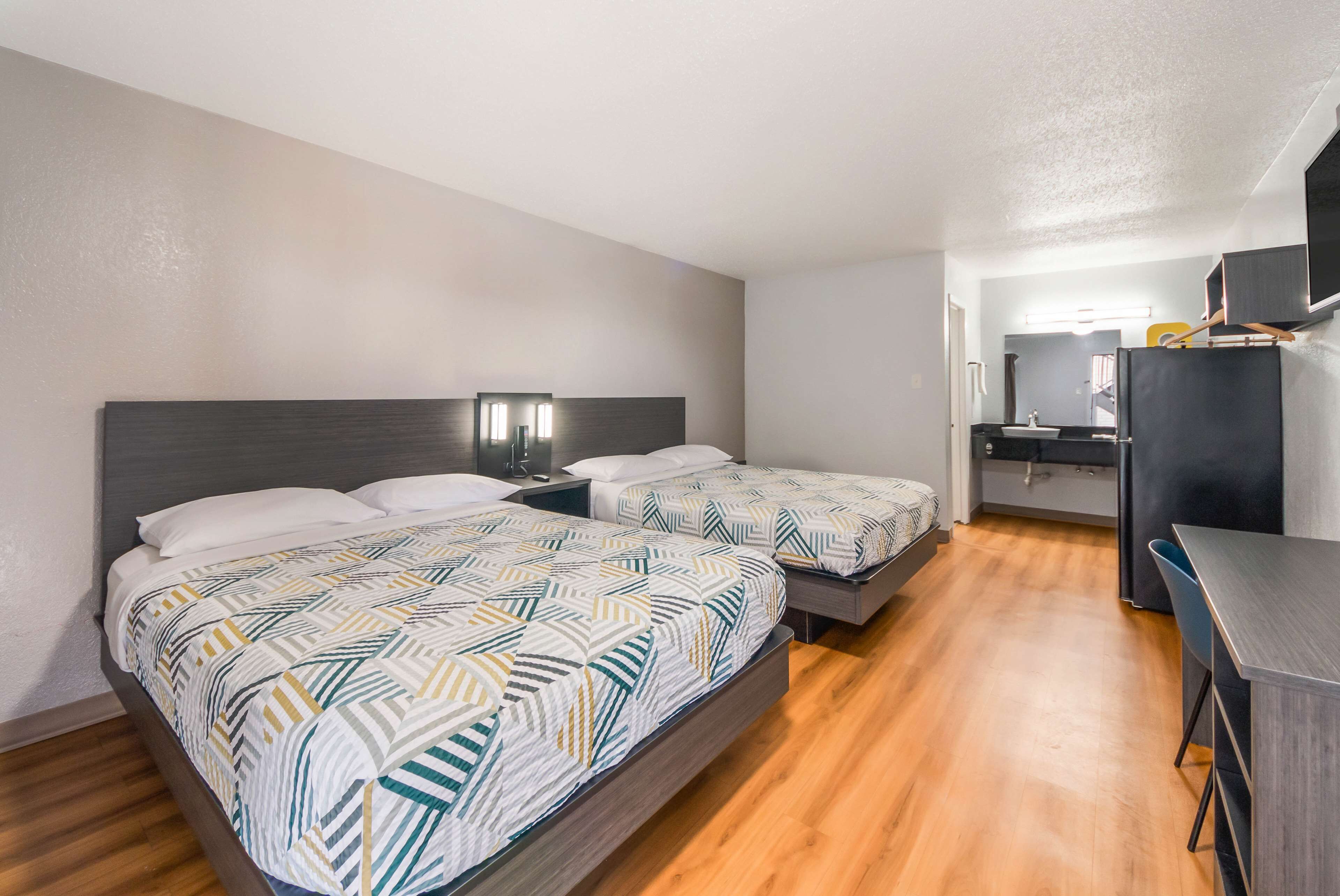 Studio 6 Laredo, Tx – North I-35